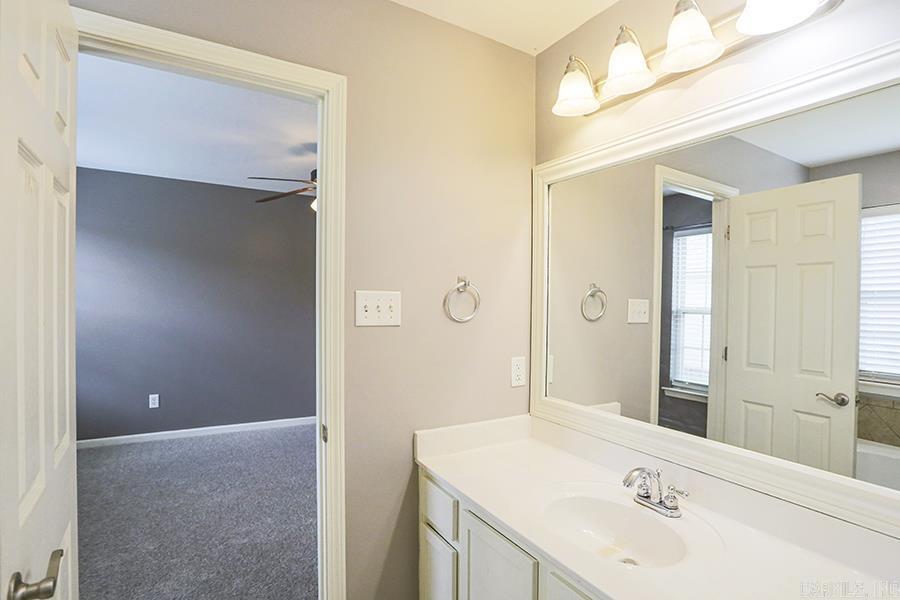 THE OAKS - Residential