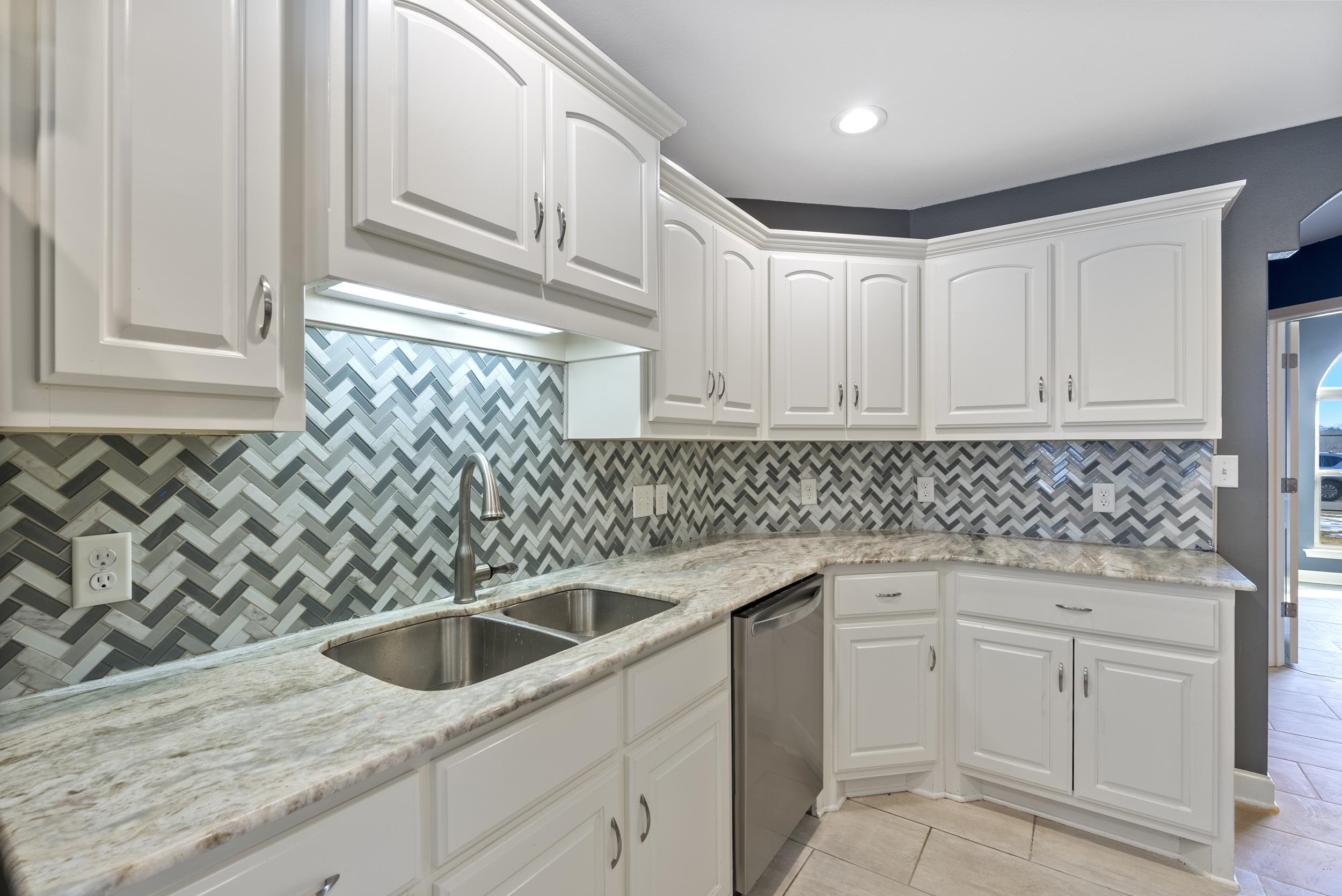 SUNSET VALLEY - Residential