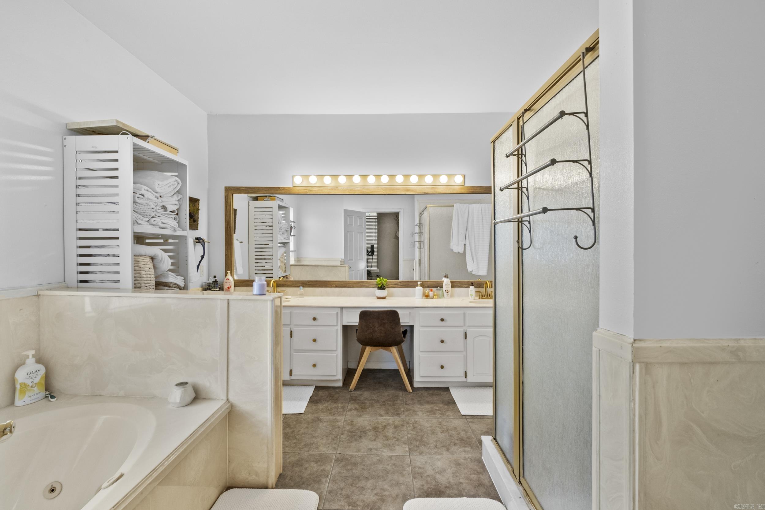 FOXWOOD J - Residential