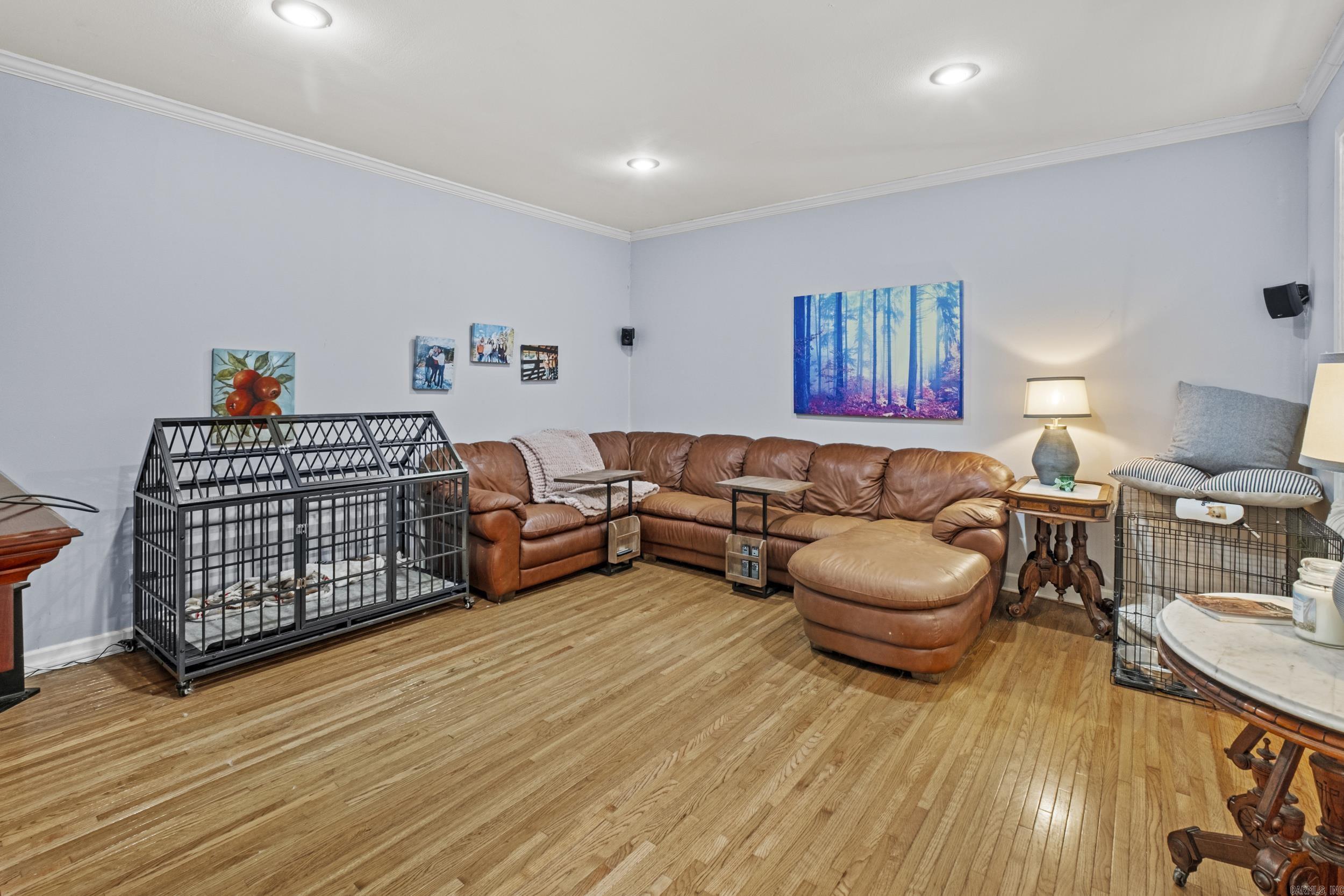 FOXWOOD J - Residential