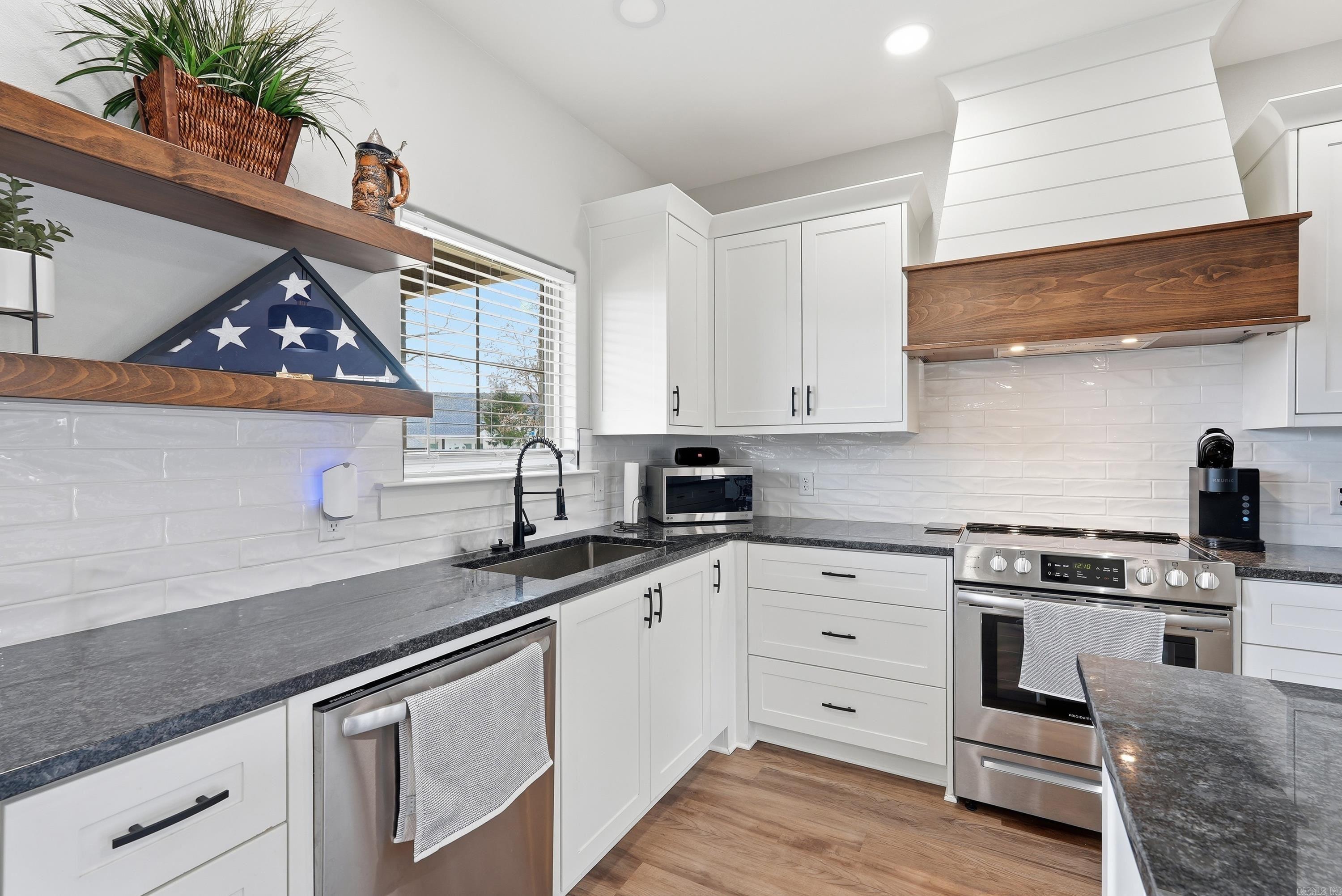 Easrt Meadow - Residential