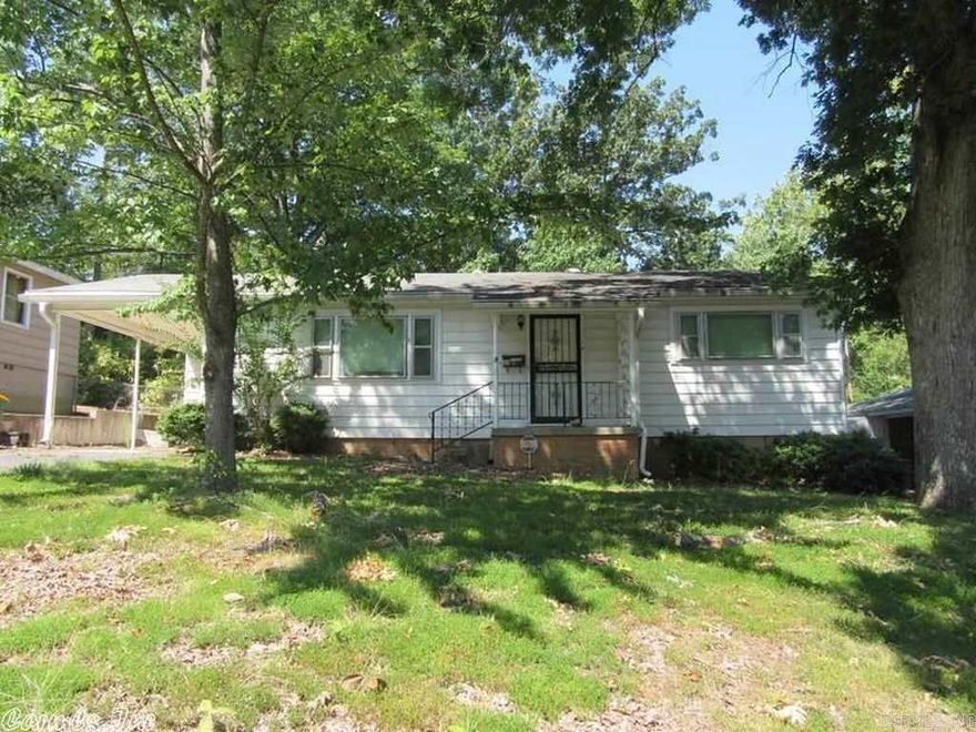 Cute College Terrace home for rent. Conveniently located near UALR and plenty of shopping and dining! Updated throughout, fully fenced backyard.