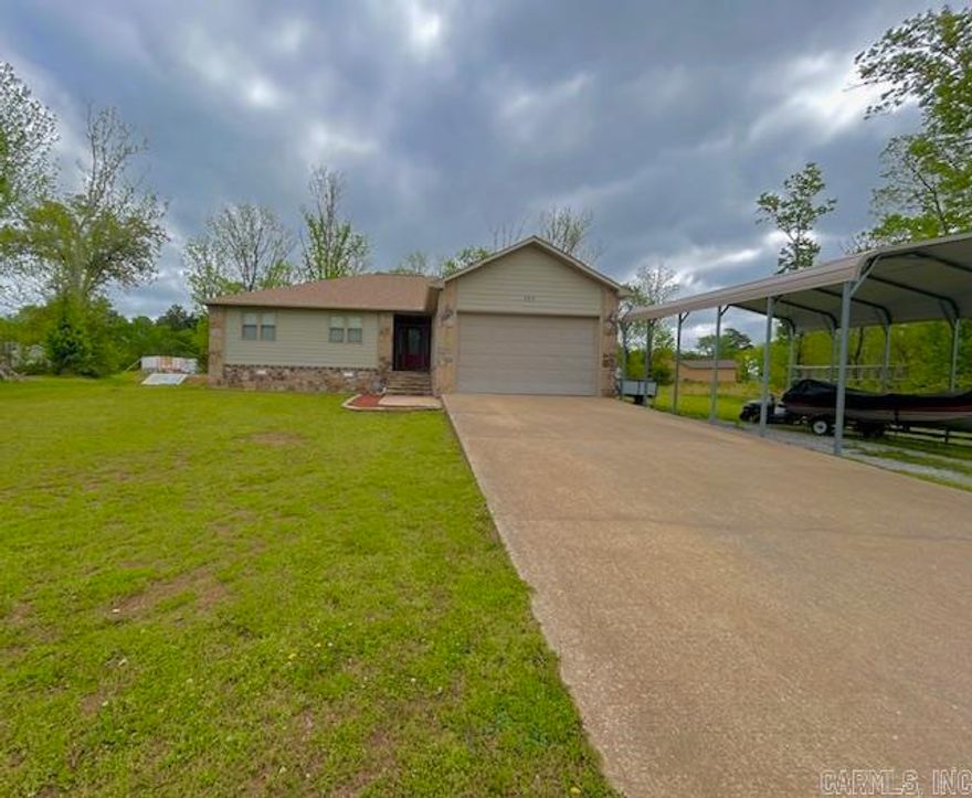 Prime location in the Heart of the Ozarks! This 3 bedroom 2 bathroom home offers an expansive kitchen and living space with a screened in porch perfect for entertaining. The master bedroom is spacious and features a jacuzzi tub and walk-in closet. Recent upgrades include a new roof, gutters, appliances, carport, storm shelter, generator, and a natural gas wall heater. This is a beautiful home and in a great location in Mountain View and close to all amenities, such as the Court House Square and the Ozark Folk Center State park. Home is only a few minutes to the School, Hospital and even The White River. Lots of opportunities here! Call today to get your very own tour. Home is being shown by appointment only.