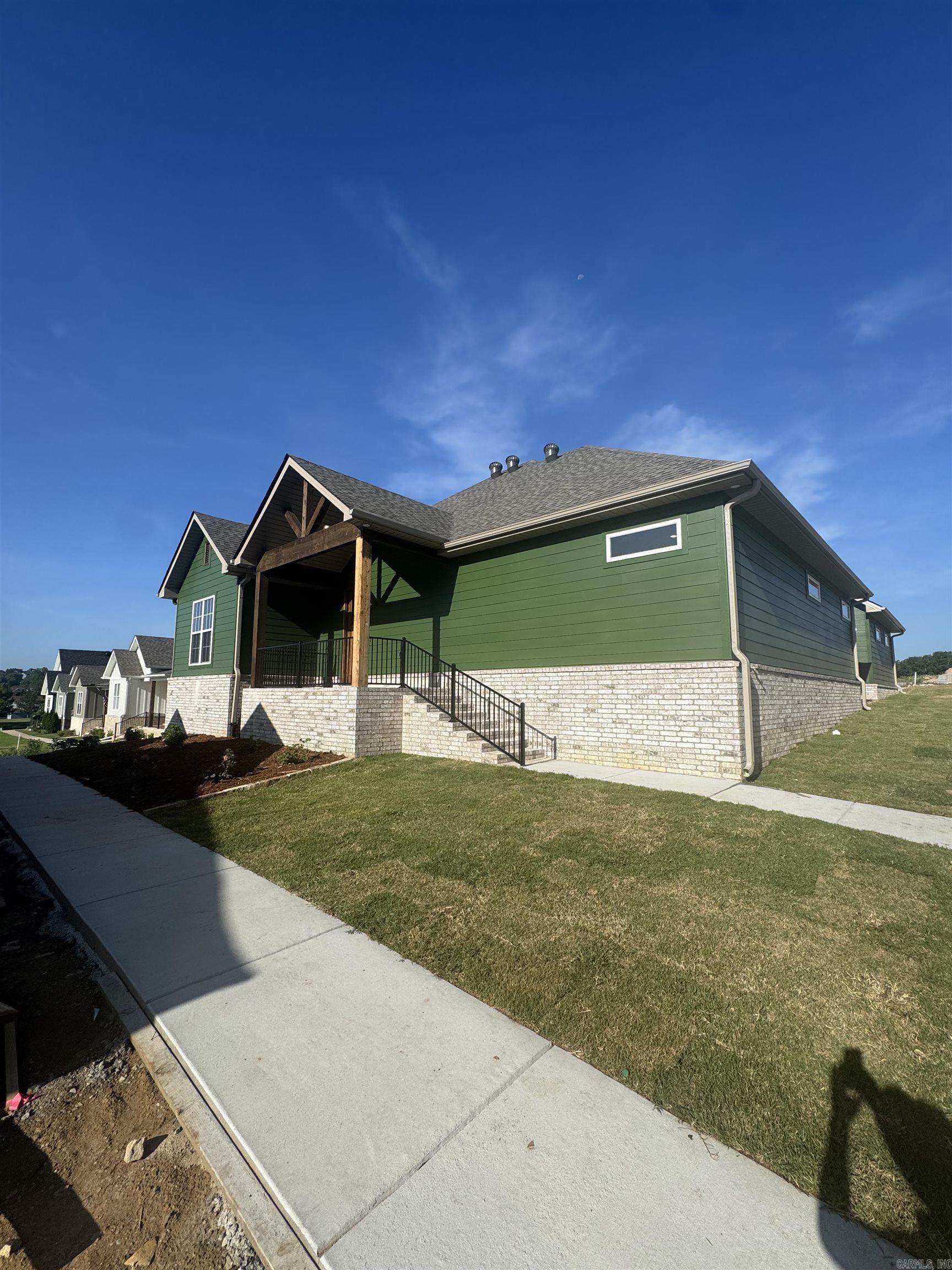 MIDTOWN BRYANT - Residential