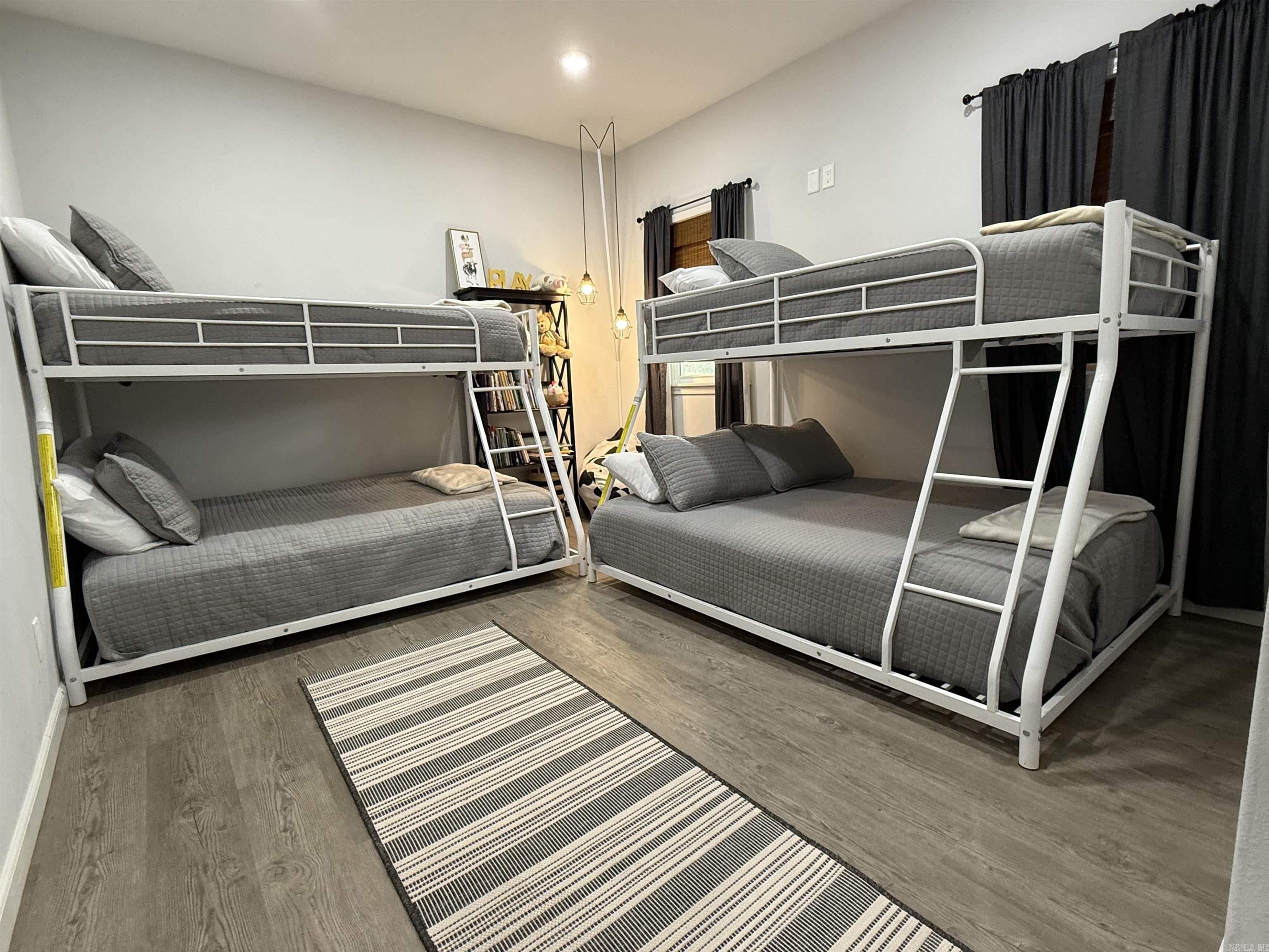 MOUNTAIN VIEW - Residential