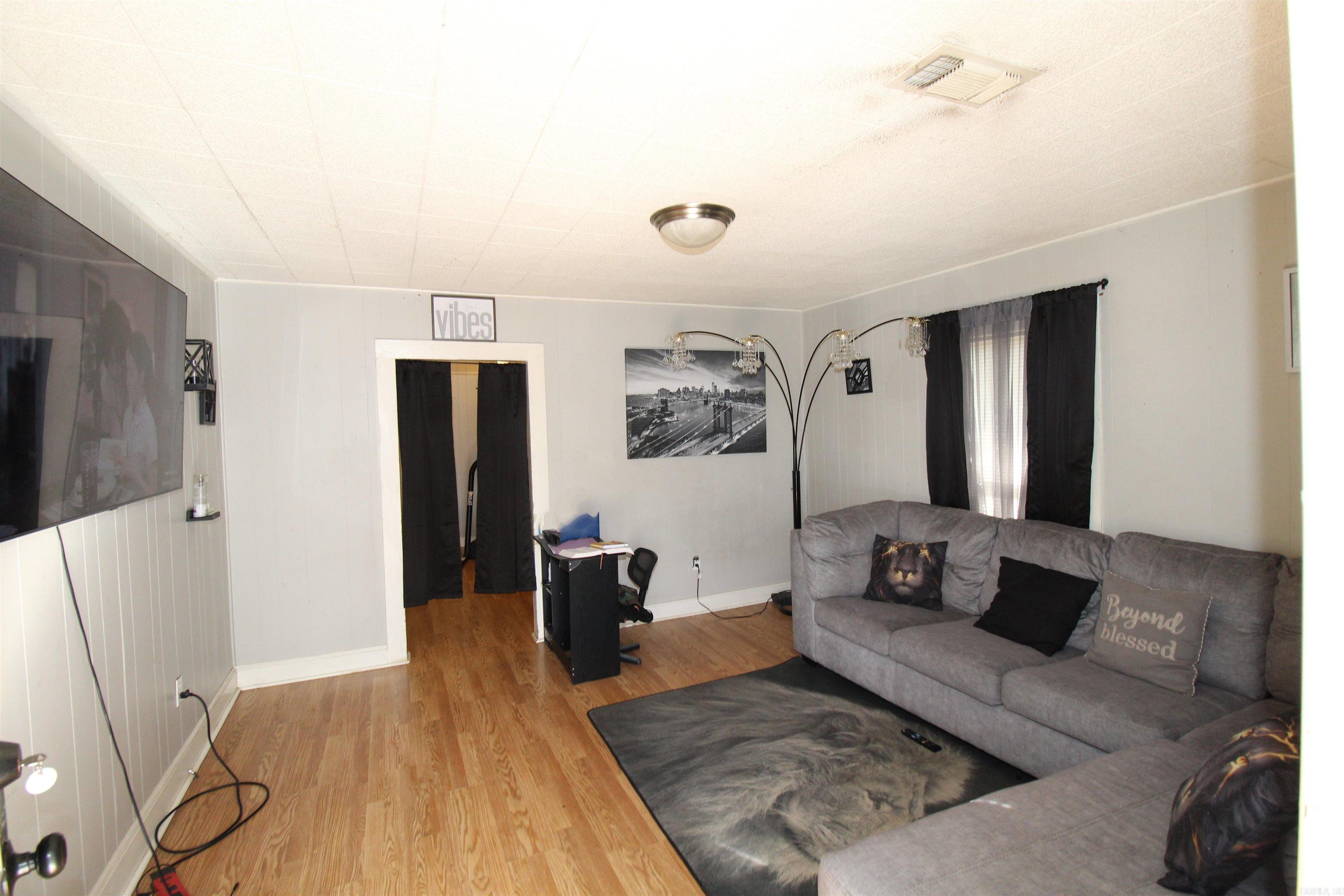 METES & BOUNDS - Residential Income