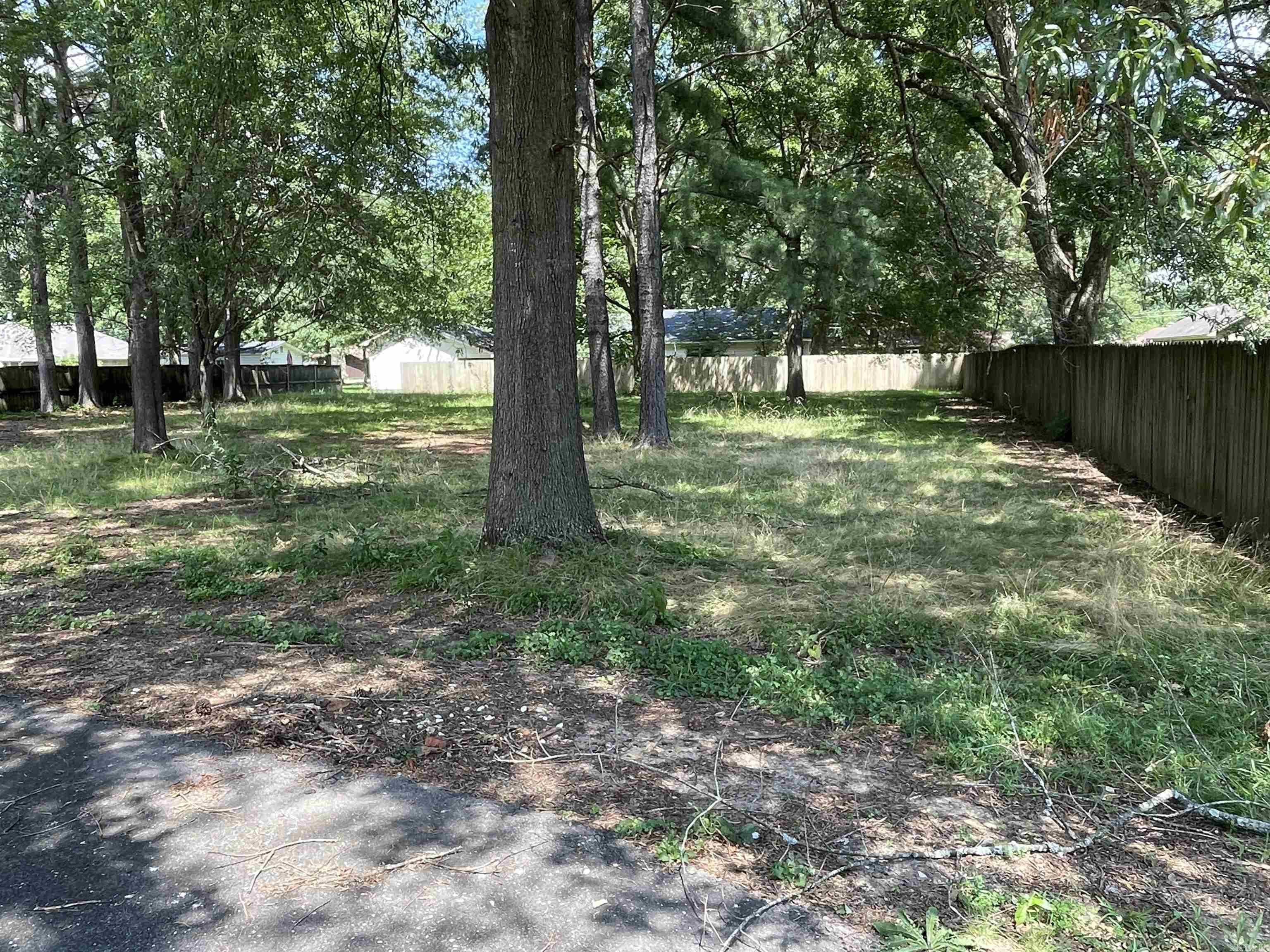 Beautiful level lot near Beebe schools and ASU-Beebe! Lots of shade. Convenient location!