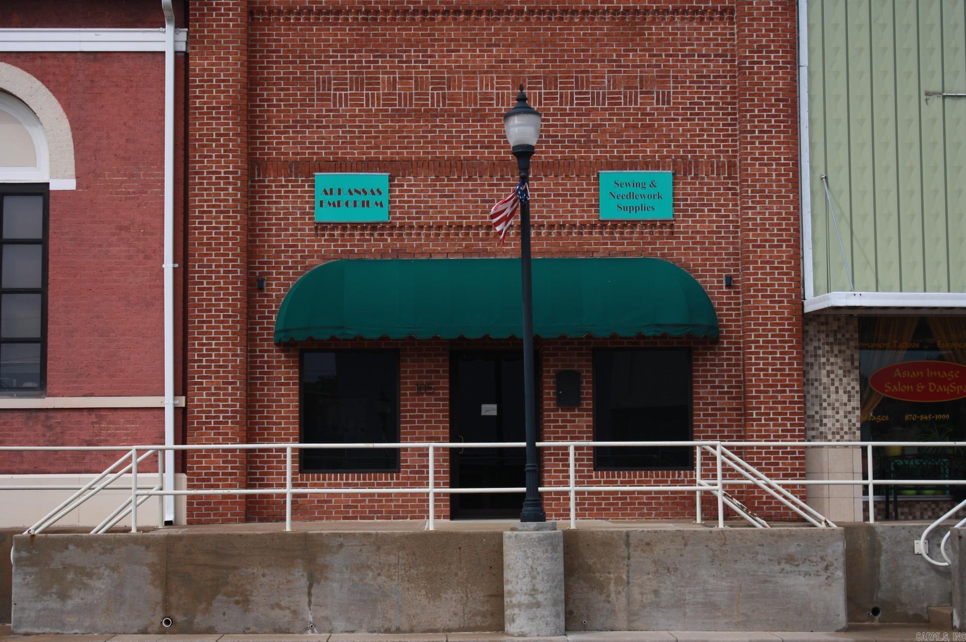 NEW NASHVILLE - Commercial Sale