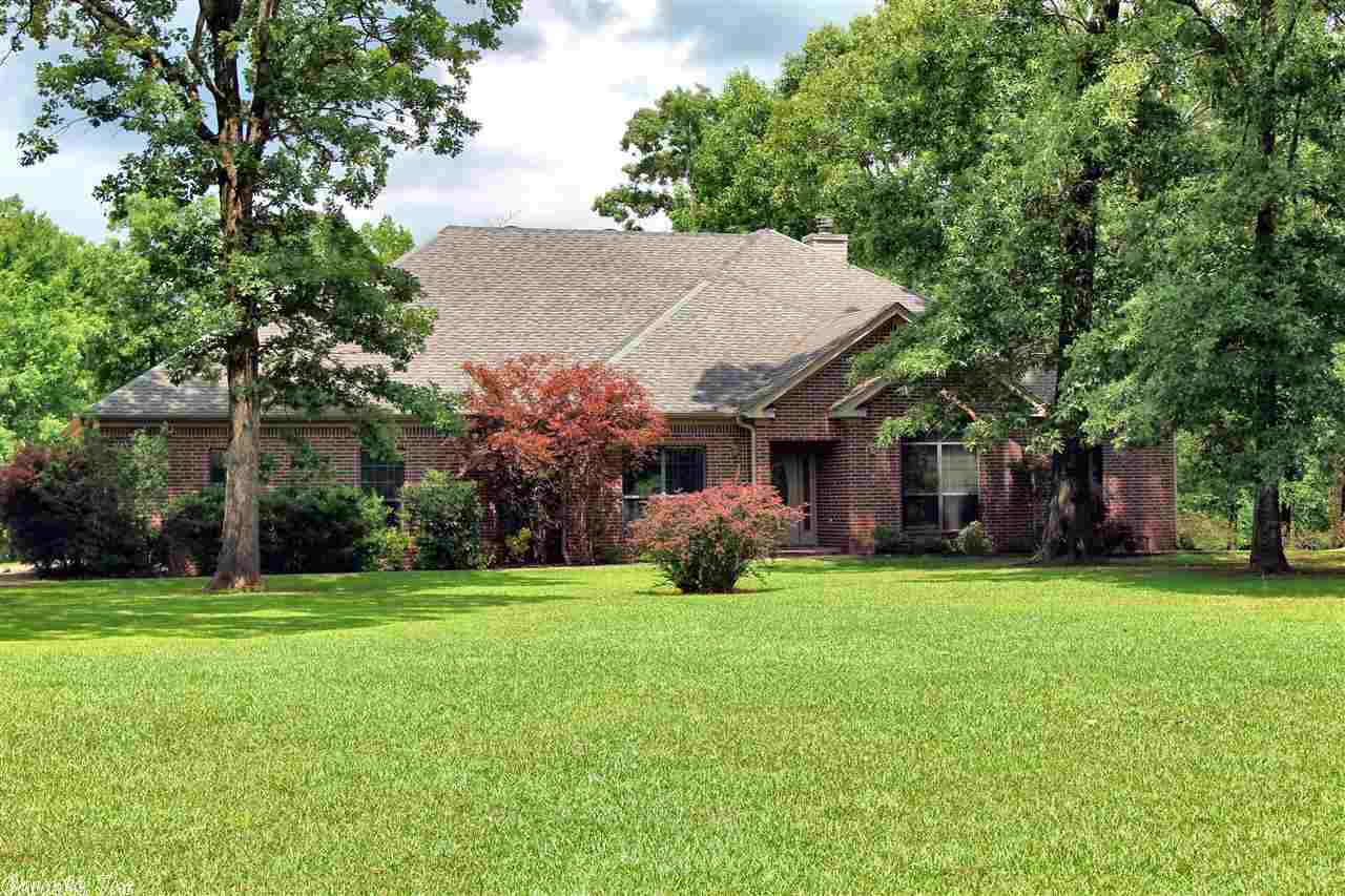 BEAUTIFUL HOME IN A COUNTRY SETTING CONVENIENTLY LOCATED NEAR SPRINGHILL ELEMENTARY AND BETHEL MIDDLE SCHOOL. 4 BEDROOM, 3.5 BATH HOME ON 3 ACRES. PLENTY OF SPACE TO PUT YOUR BOATS, FOUR WHEELERS, ETC IN THE 26X35 SHOP WITH OVERHEAD DOOR. GREAT VIEW FROM THE SCREENED IN BACK PORCH. MUST SEE TO APPRECIATE!