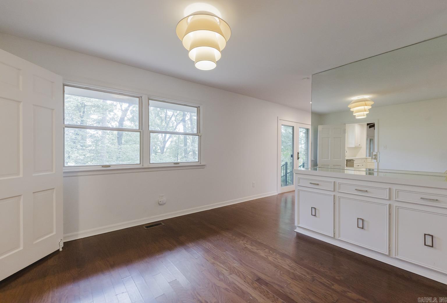 LEAWOOD MANOR - Residential