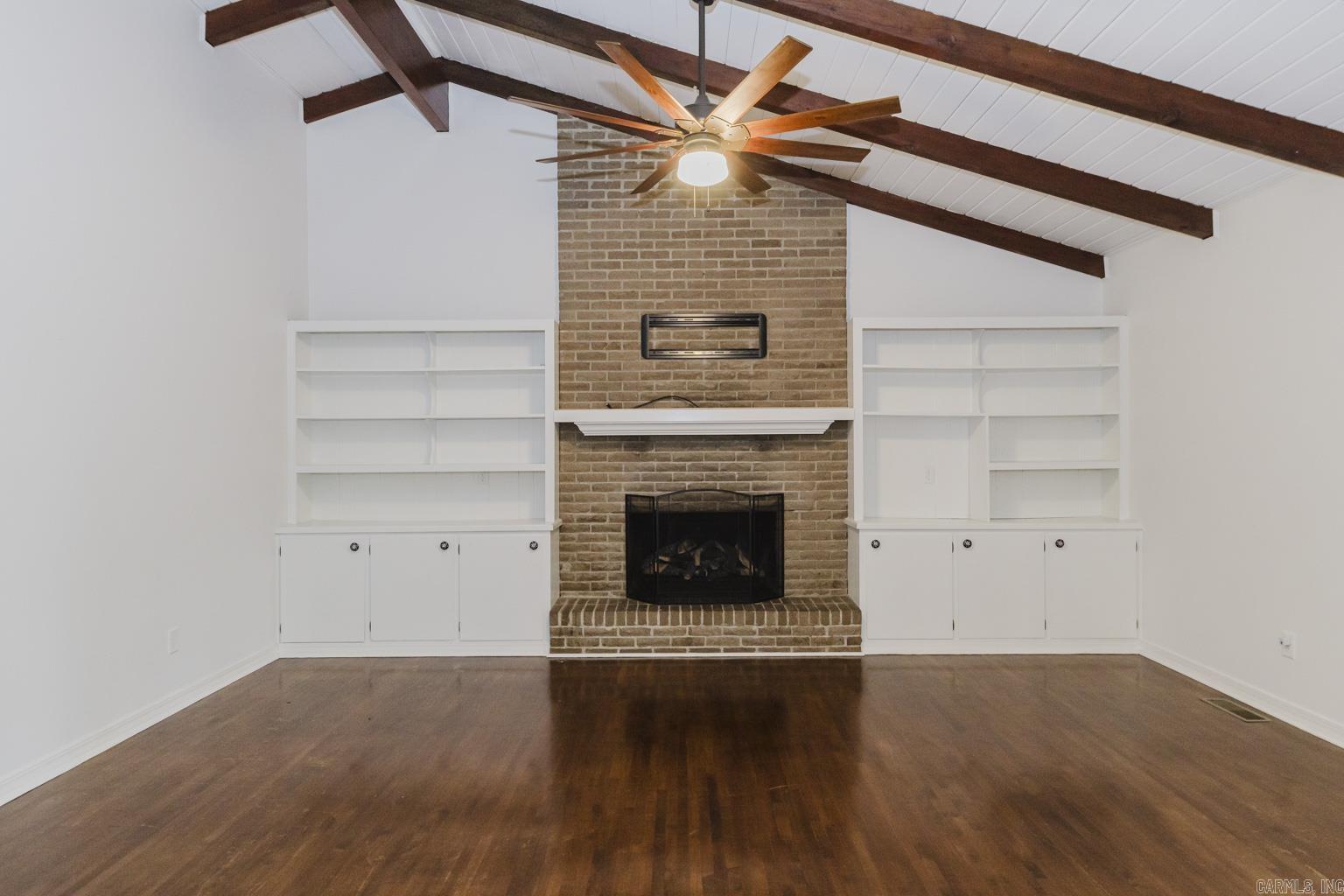 LEAWOOD MANOR - Residential