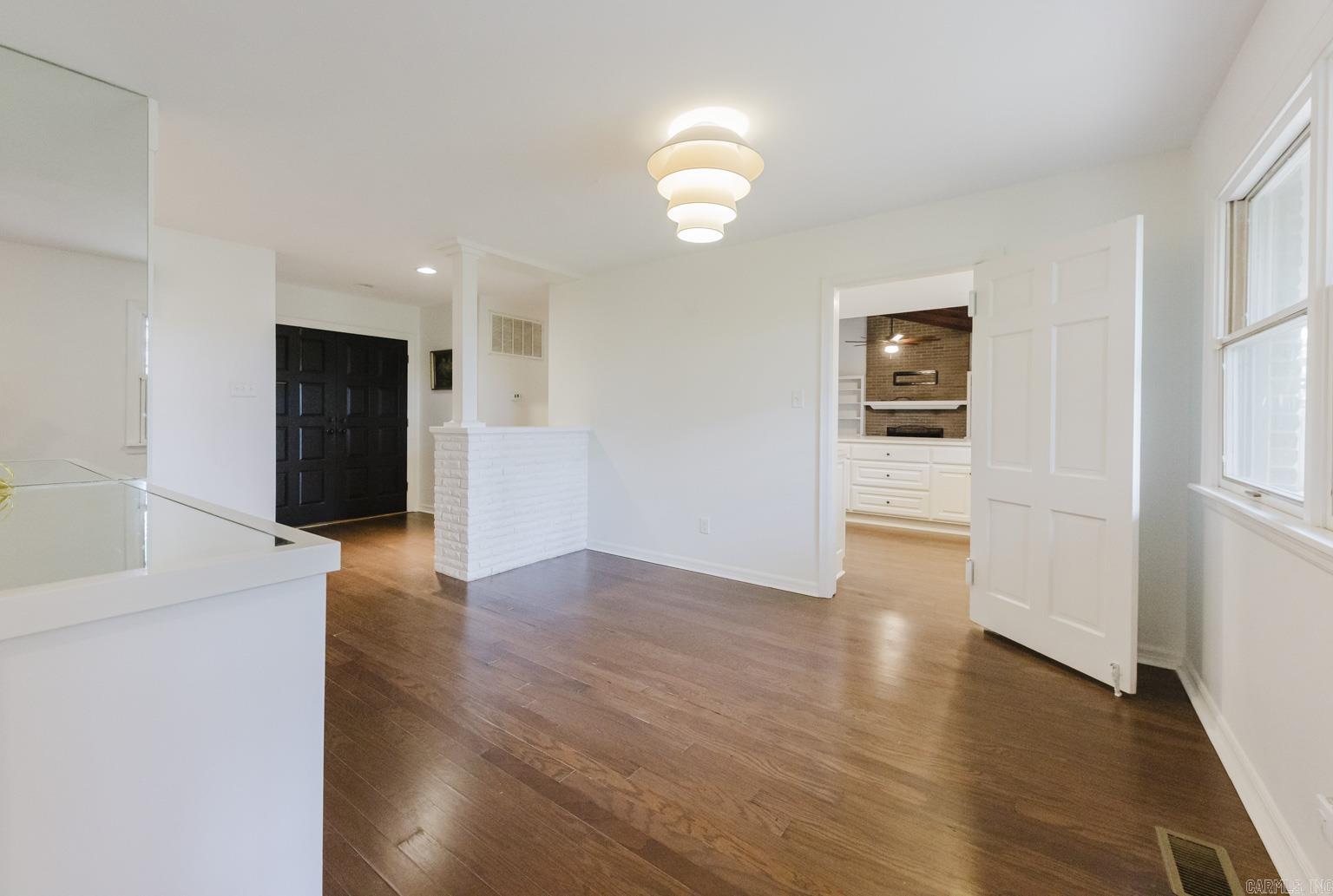 LEAWOOD MANOR - Residential