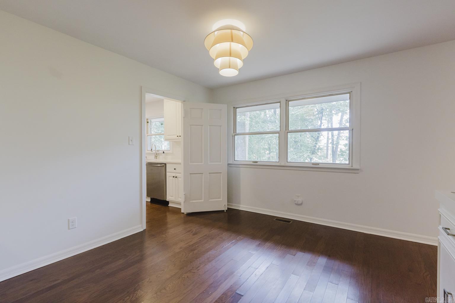 LEAWOOD MANOR - Residential