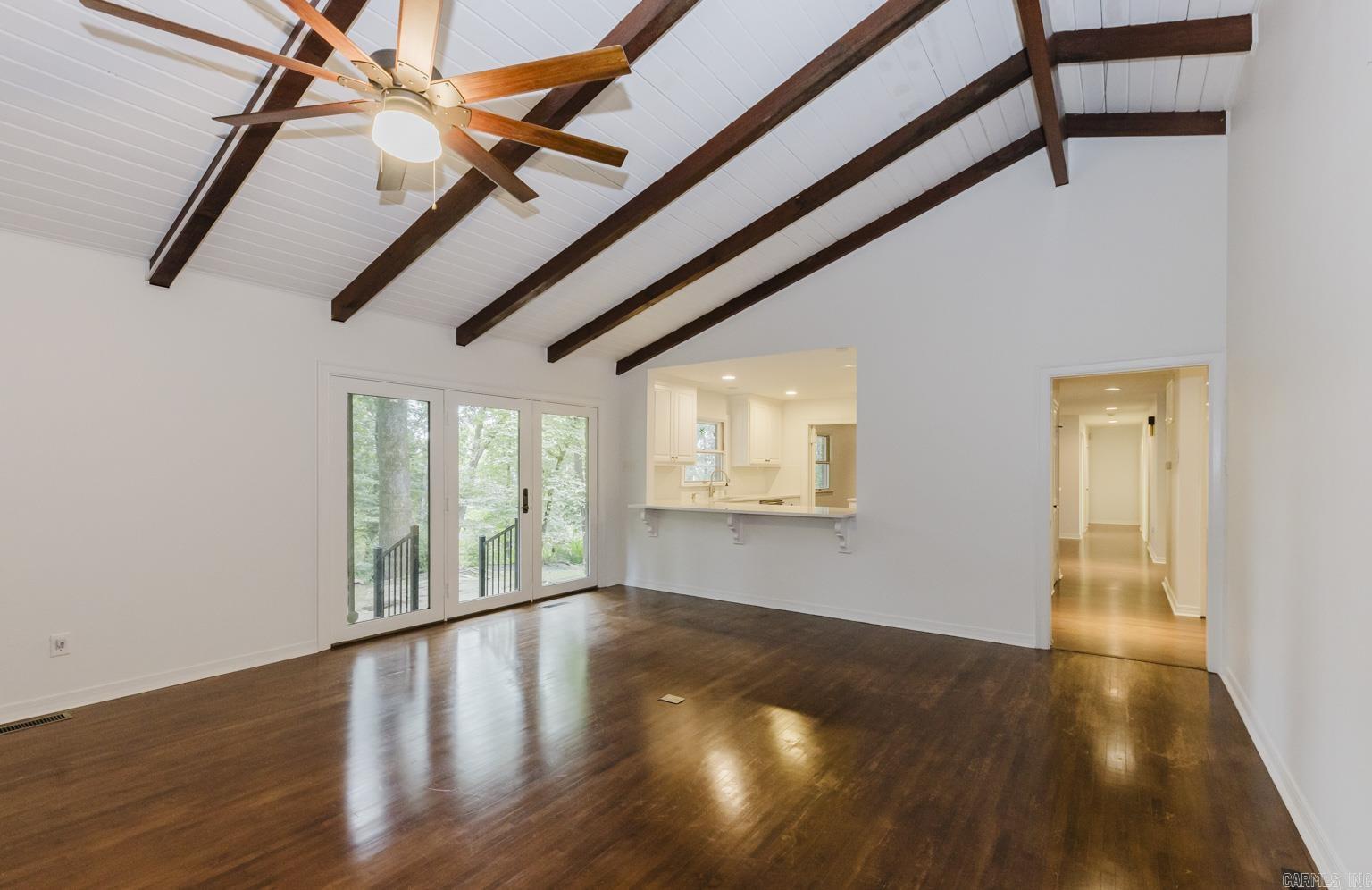 LEAWOOD MANOR - Residential