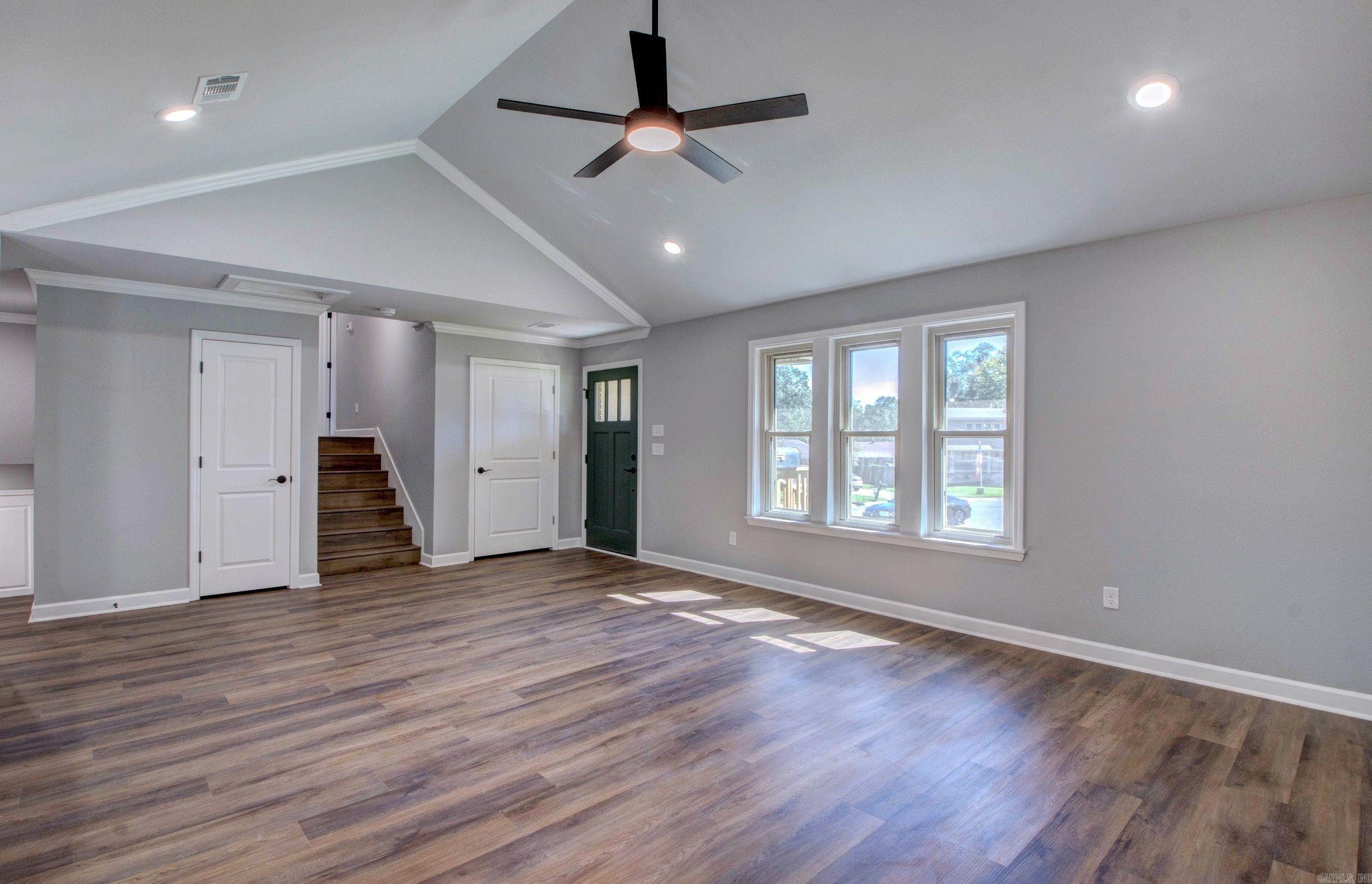 STONEWALL - Residential
