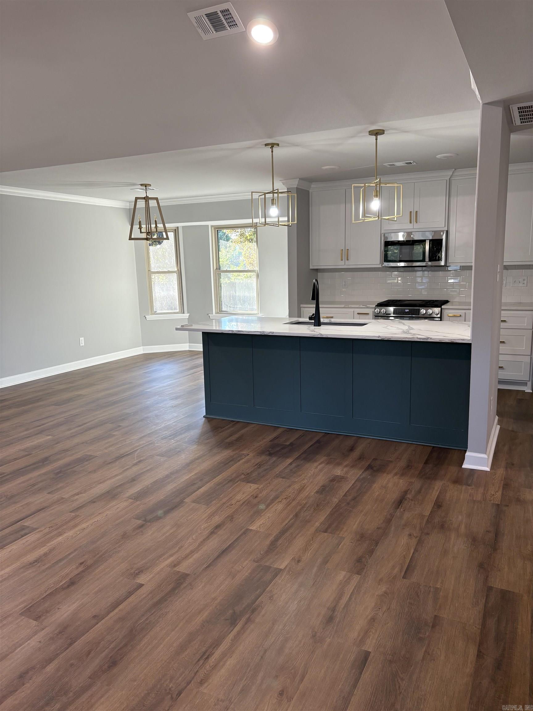 STONEWALL - Residential