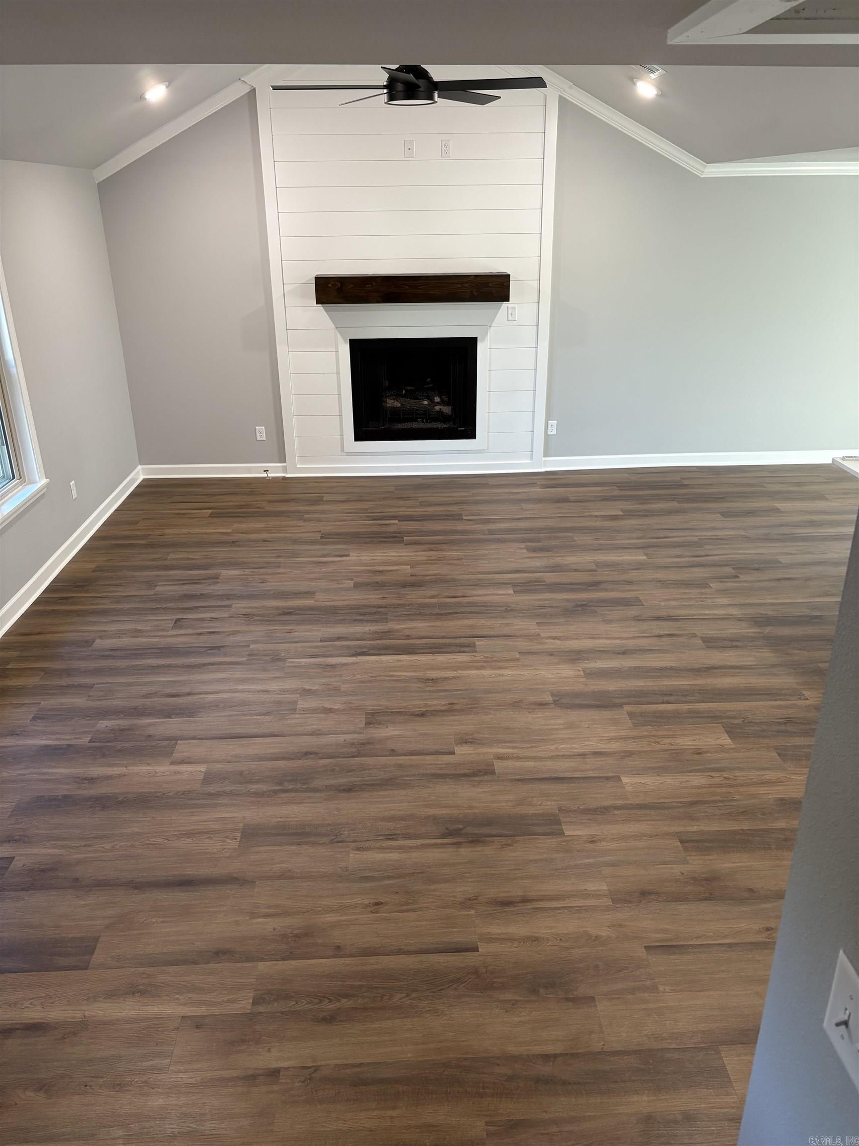 STONEWALL - Residential