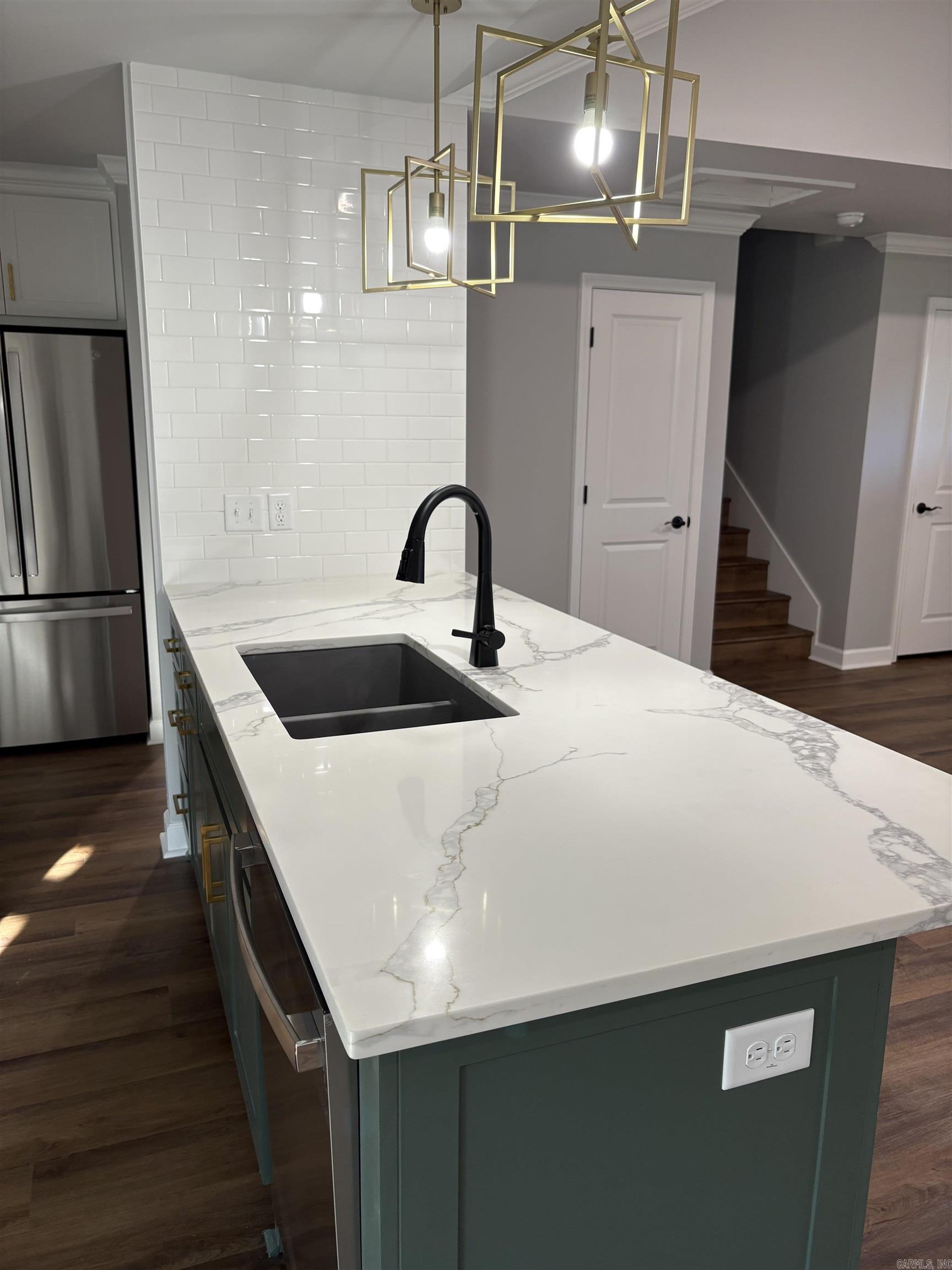 STONEWALL - Residential
