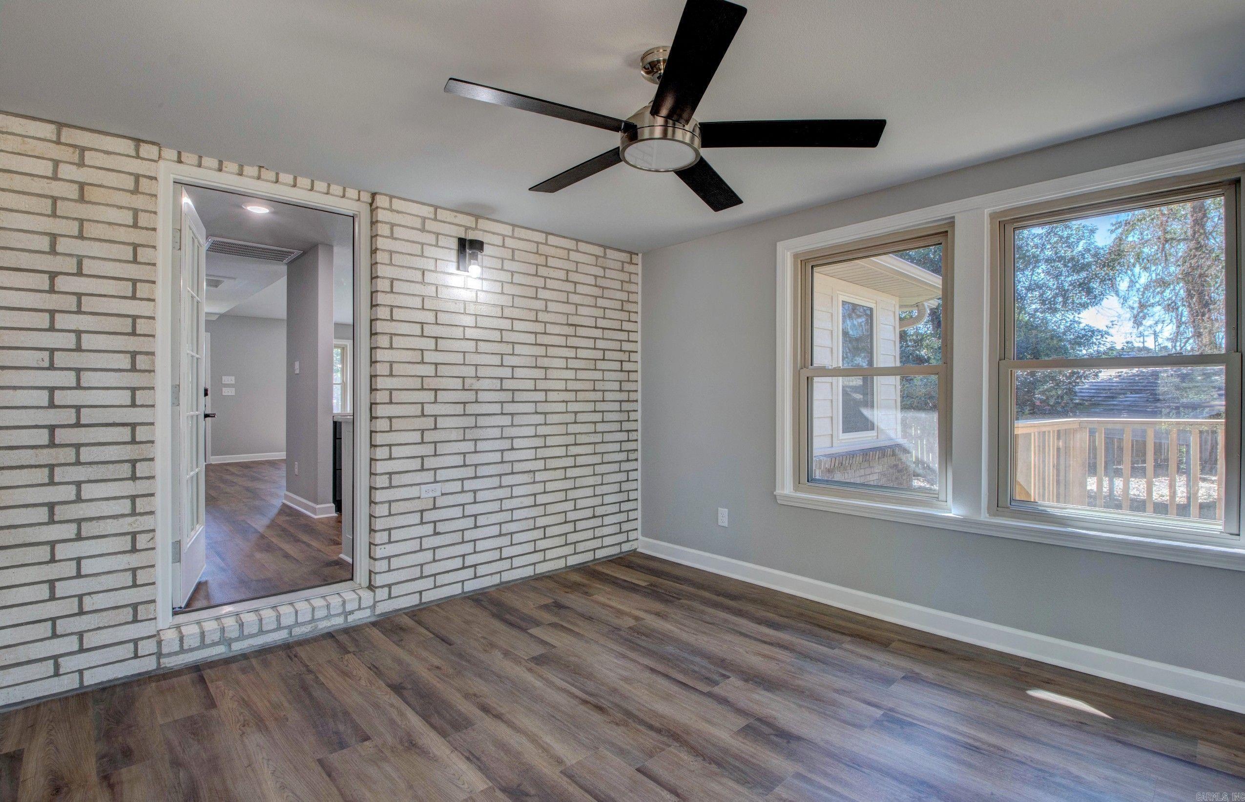 STONEWALL - Residential