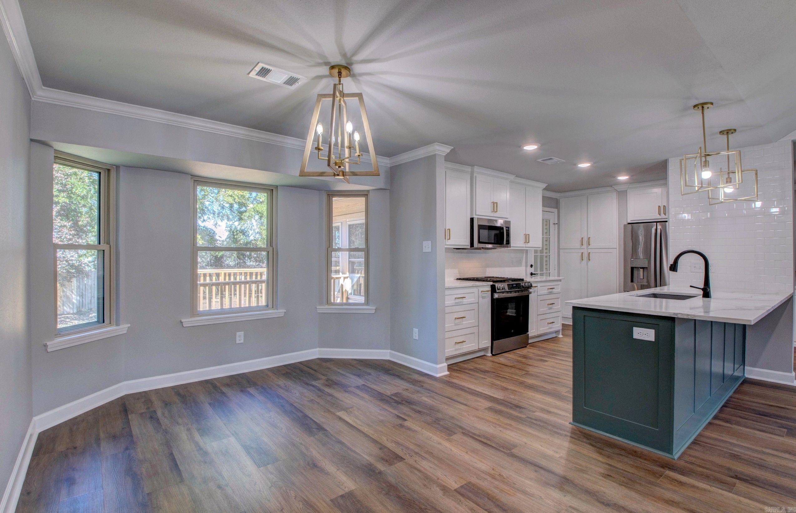STONEWALL - Residential