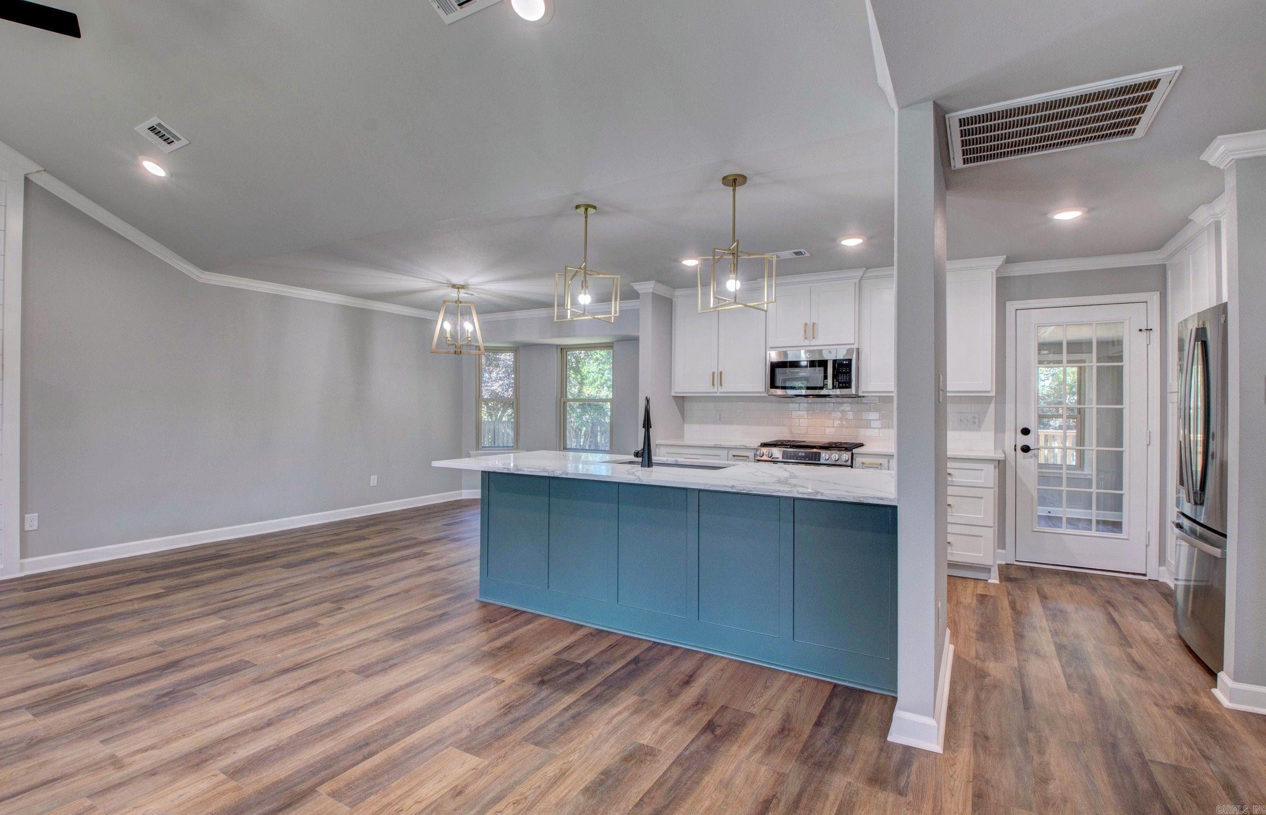 STONEWALL - Residential
