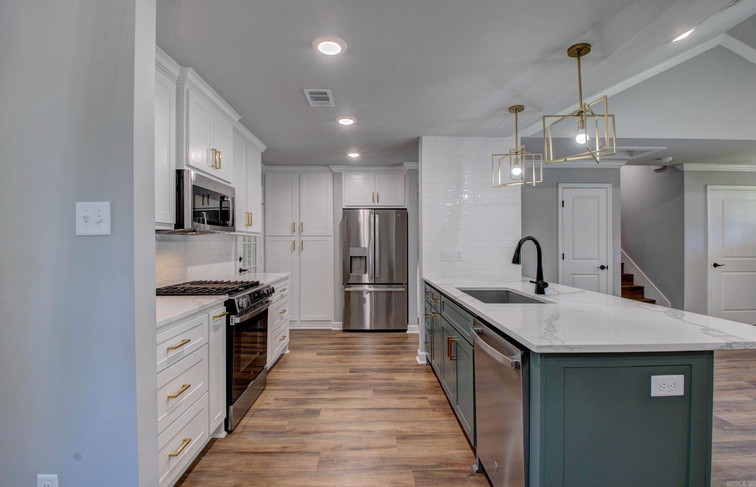STONEWALL - Residential