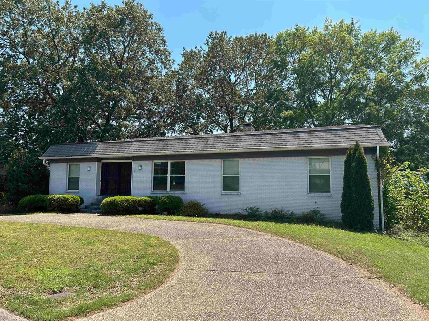 What potential! This property has had some nice updates already, and has a view that just won't quit! For a buyer willing to do a bit of work, there are some outstanding features to this house that truly make it one of a kind!