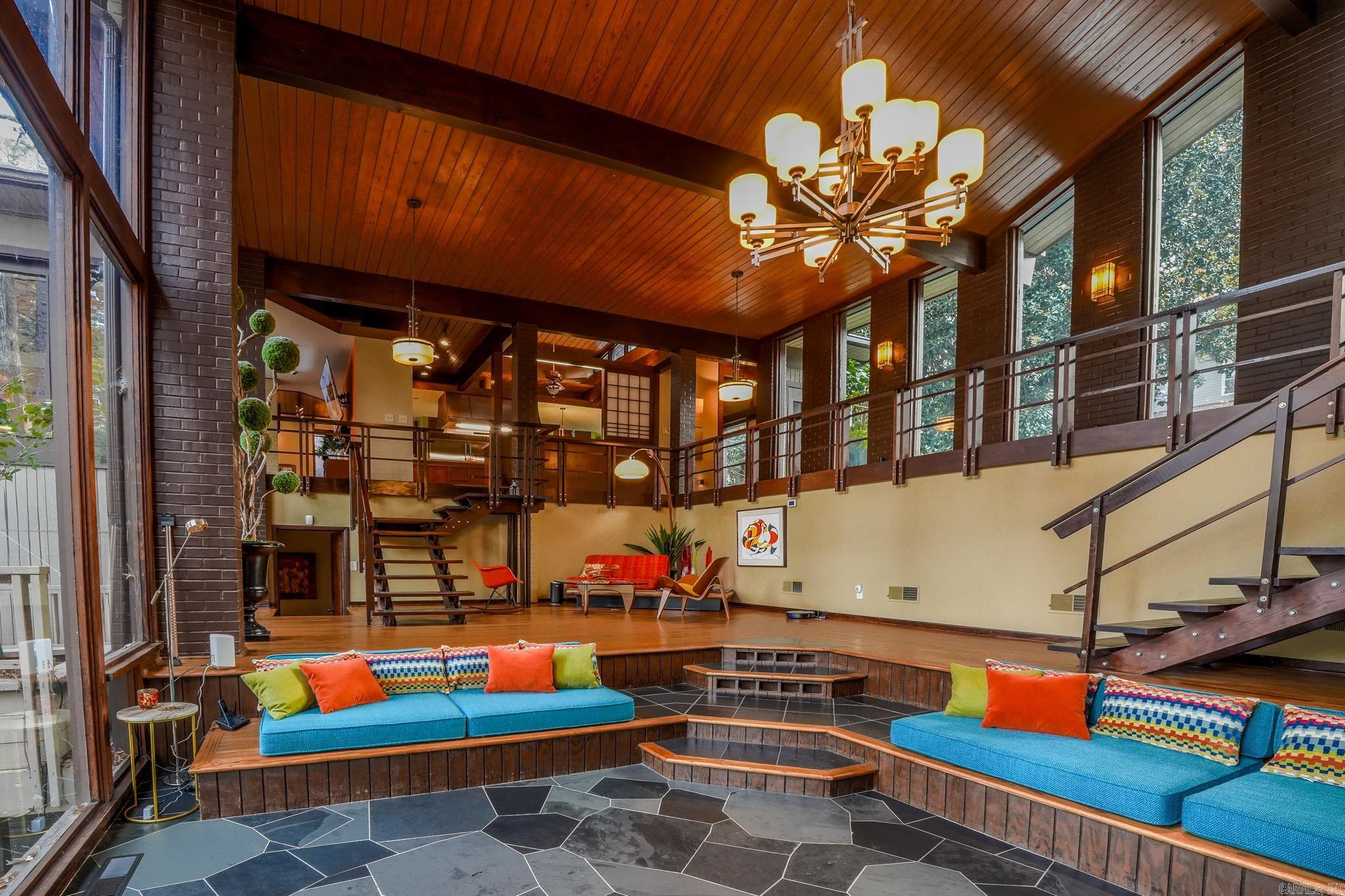 RIVER RIDGE - Residential