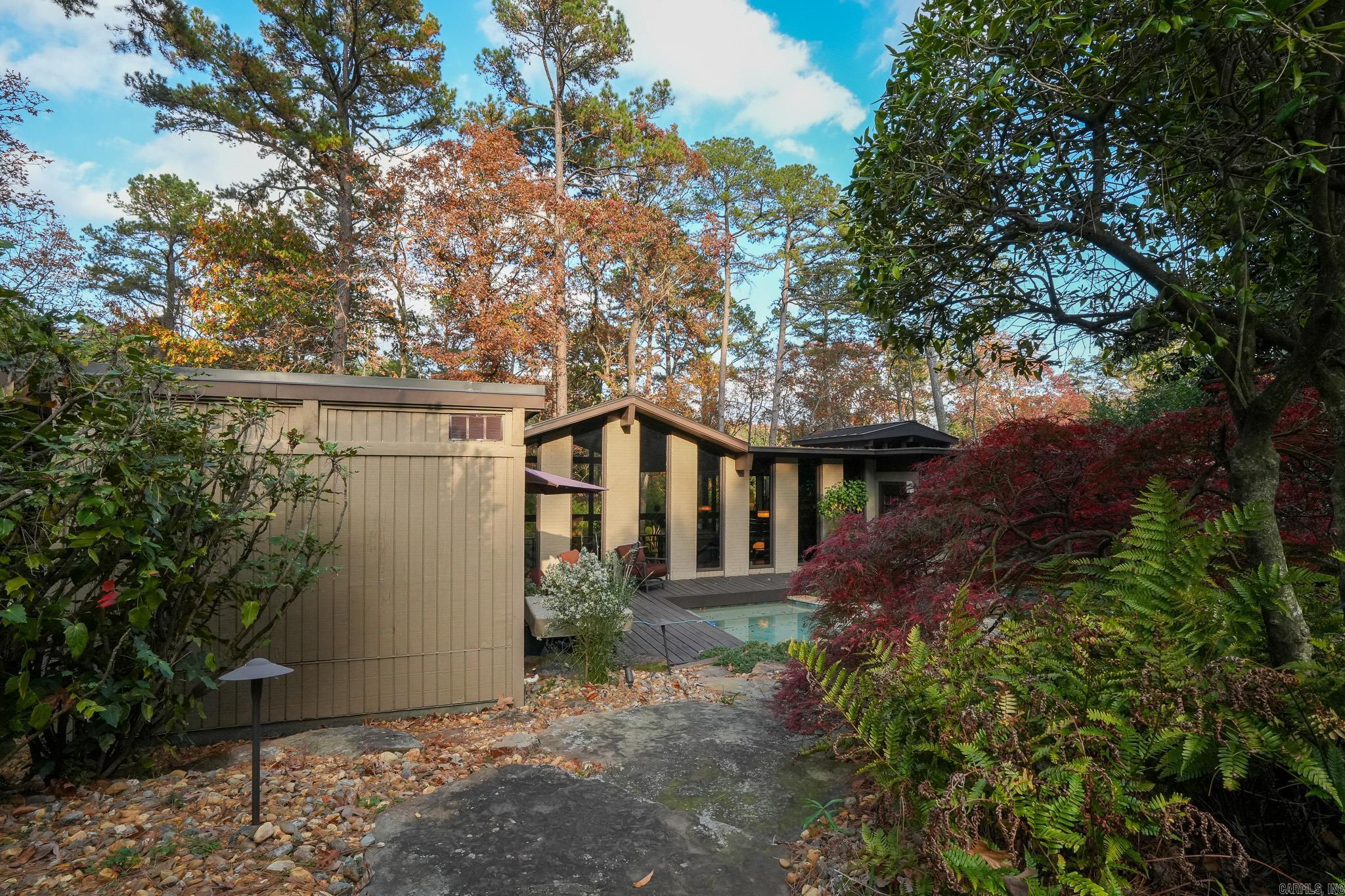 RIVER RIDGE - Residential