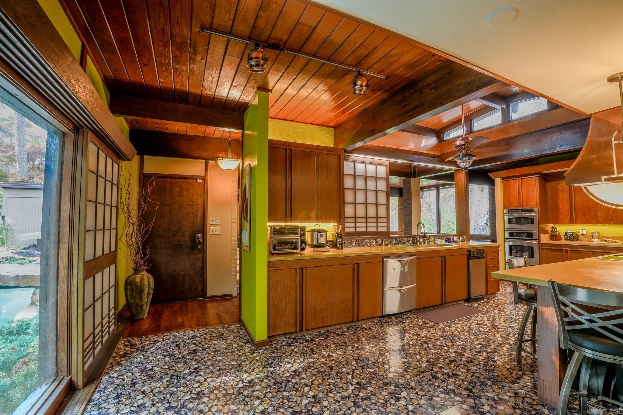 RIVER RIDGE - Residential