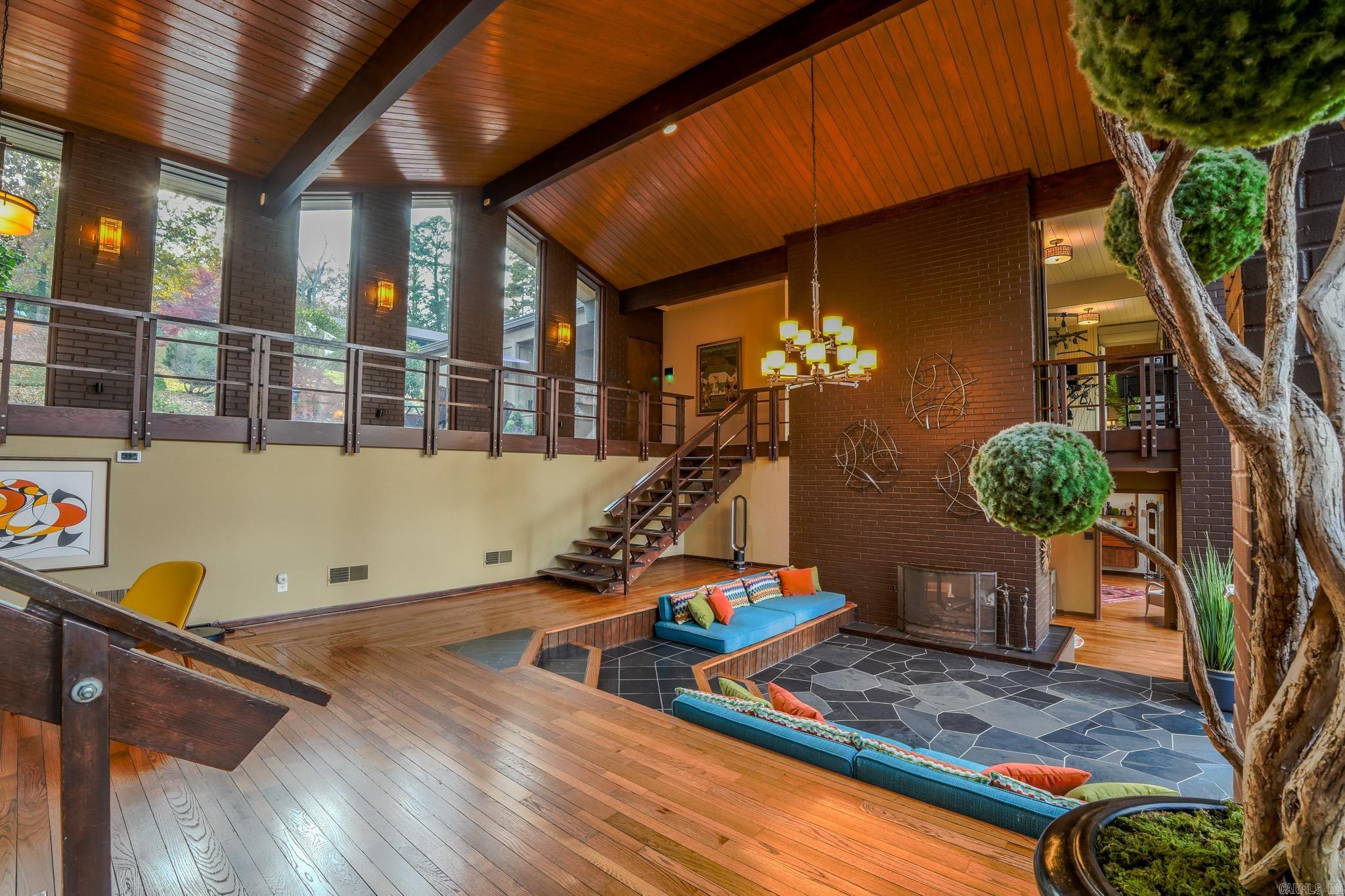 RIVER RIDGE - Residential