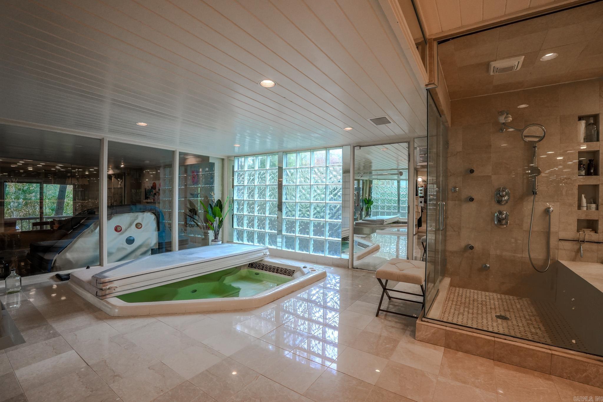 RIVER RIDGE - Residential