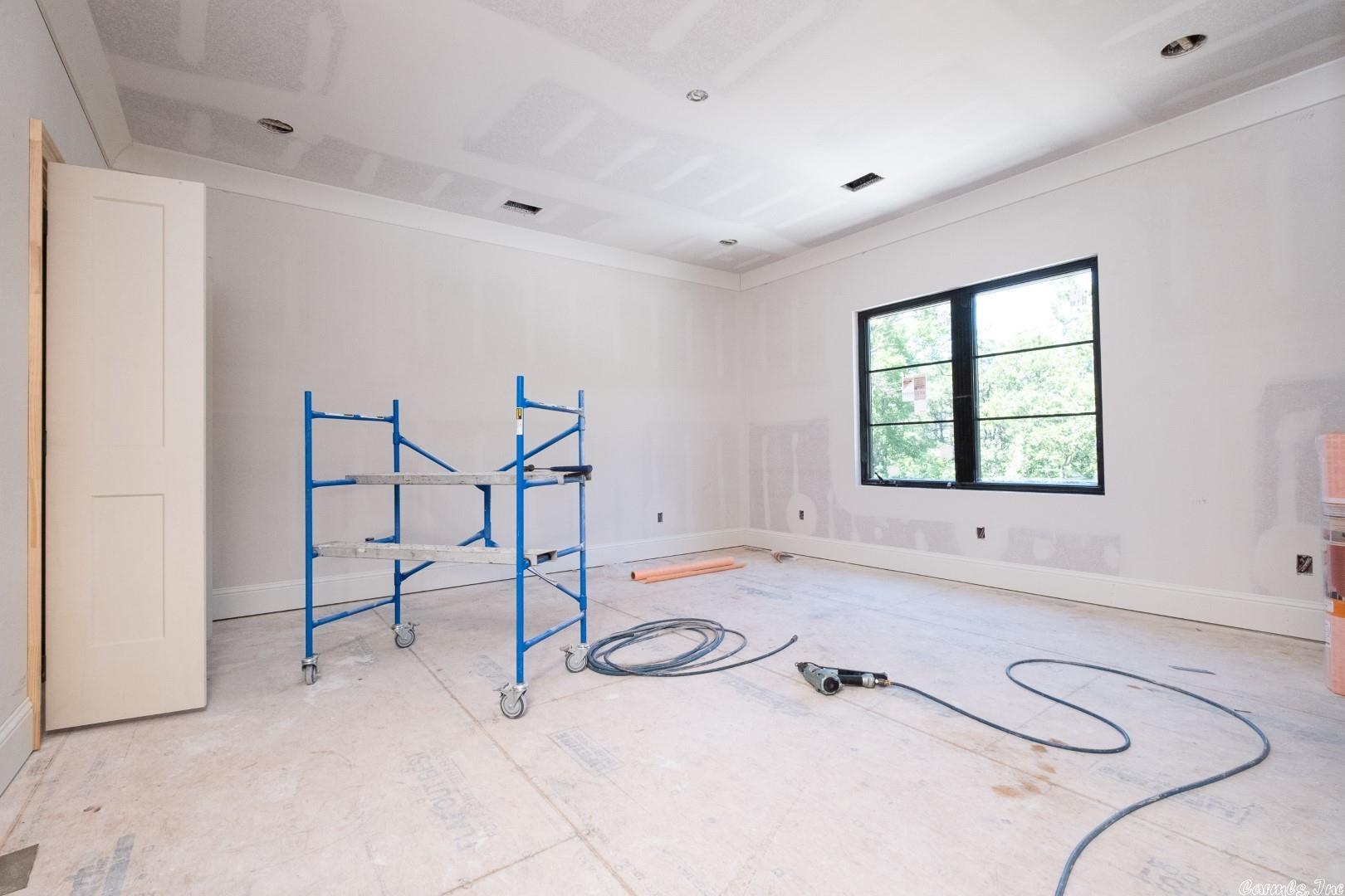 CHENAL VALLEY "FALSTONE COURT" - Residential