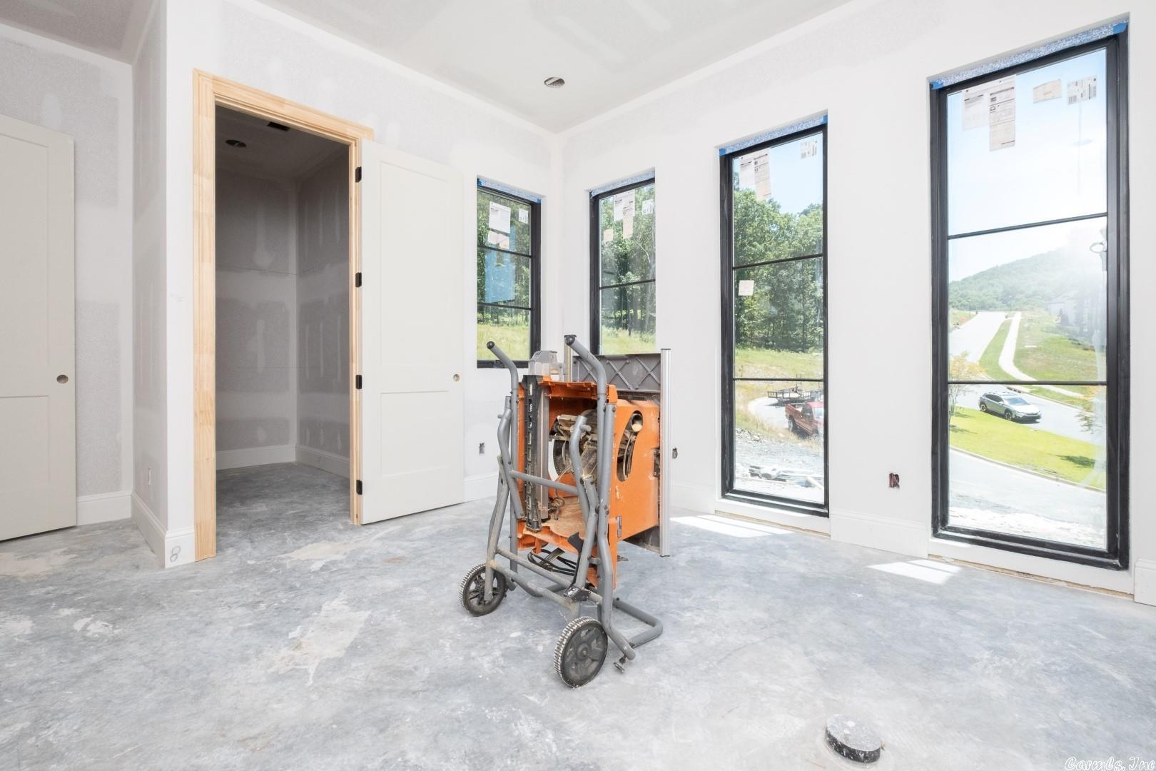 CHENAL VALLEY "FALSTONE COURT" - Residential