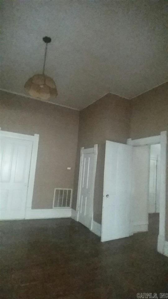 Stiffs Station - Residential Lease