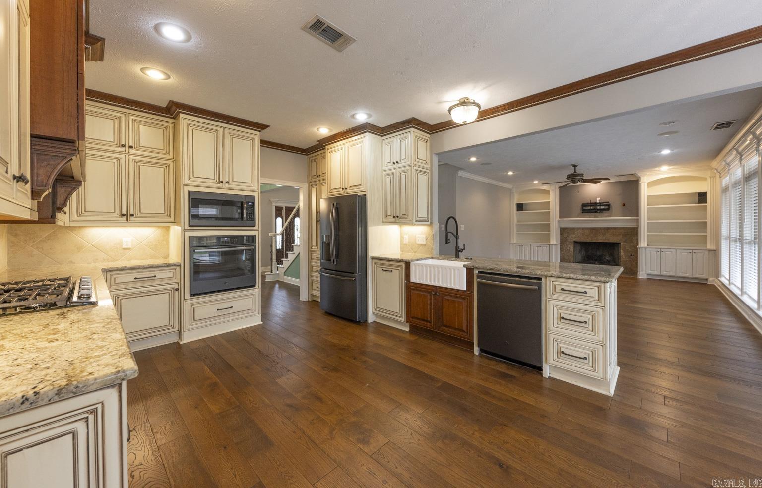 WESTPOINTE - Residential