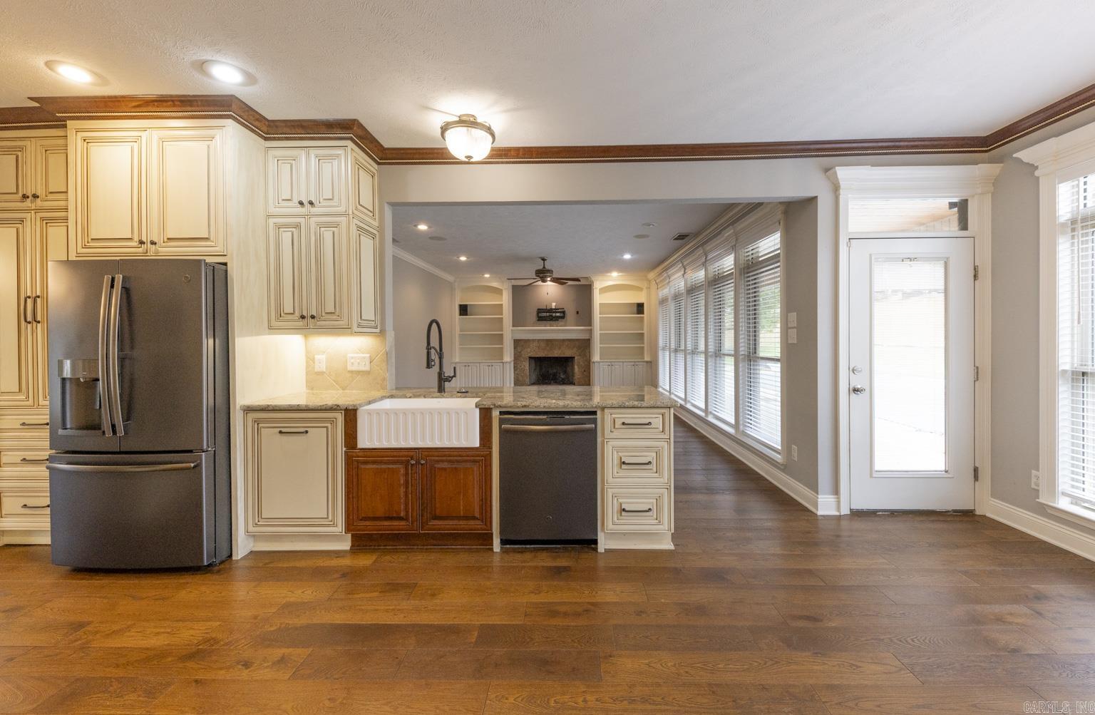 WESTPOINTE - Residential