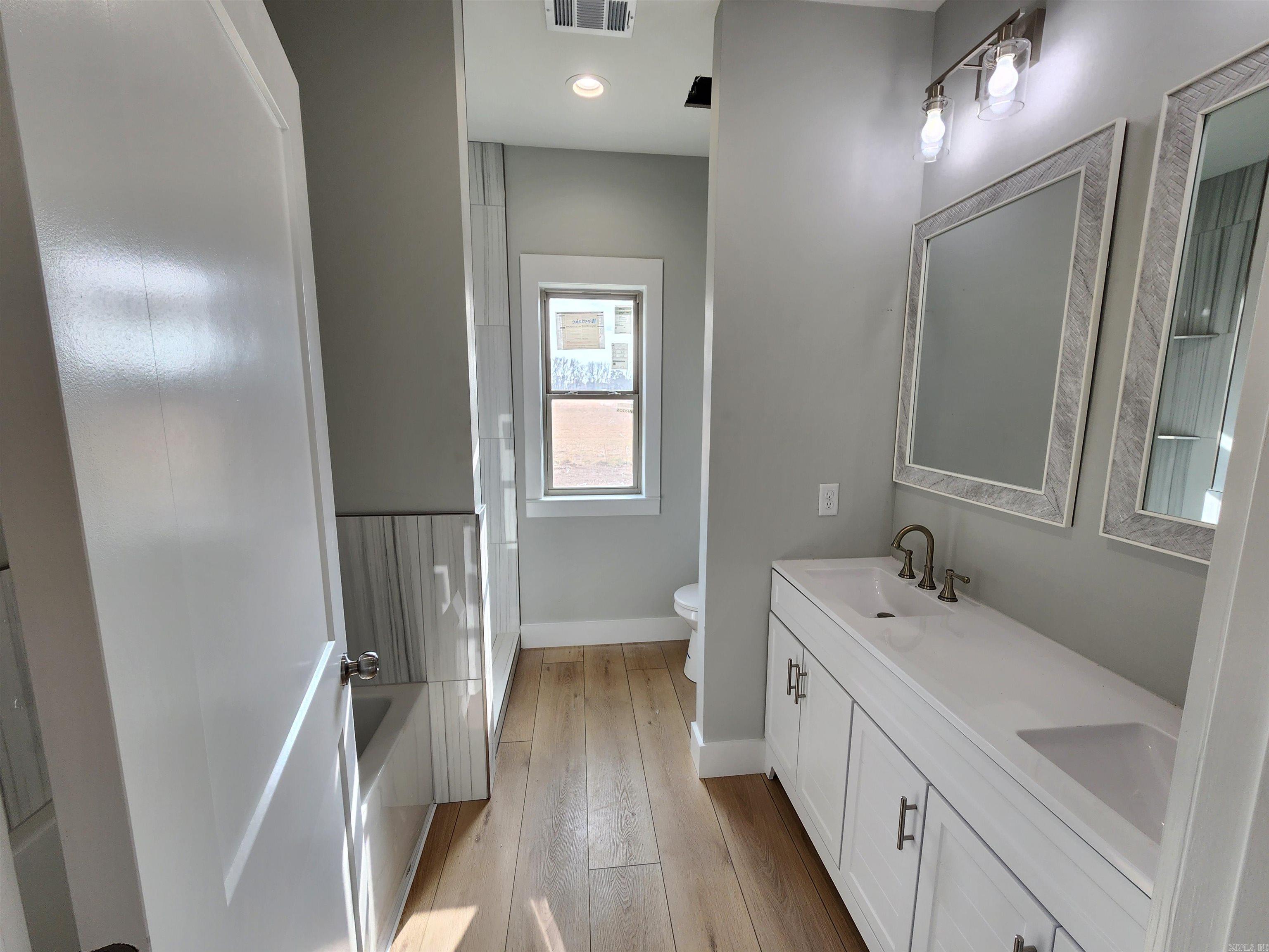 BAKER'S FIELD - Residential