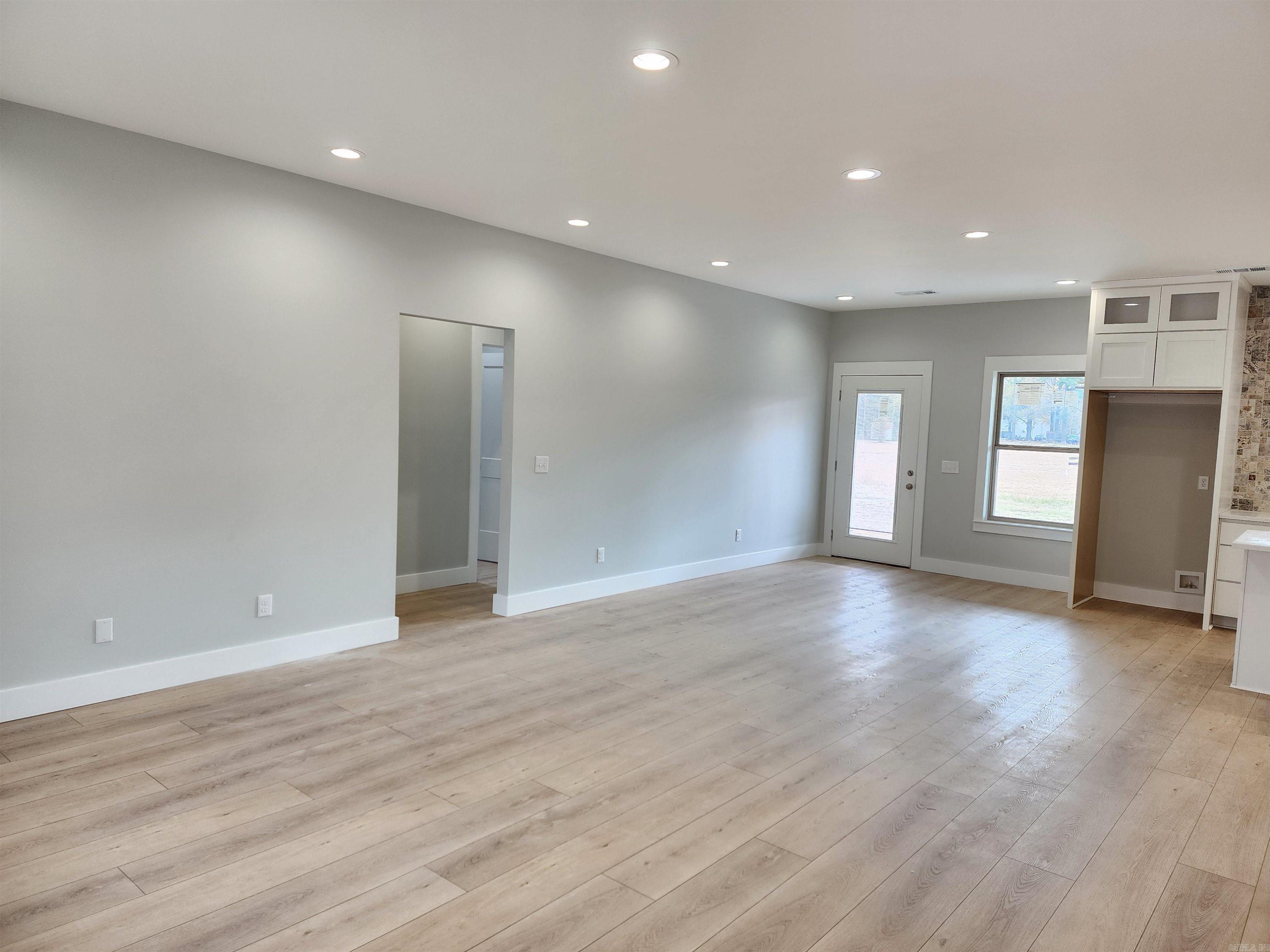 BAKER'S FIELD - Residential