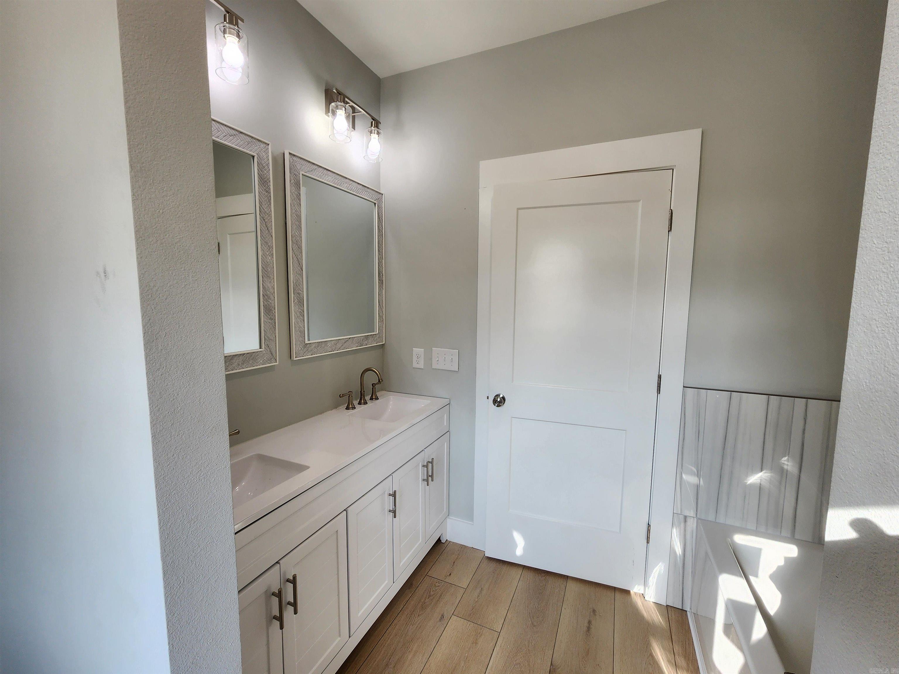 BAKER'S FIELD - Residential