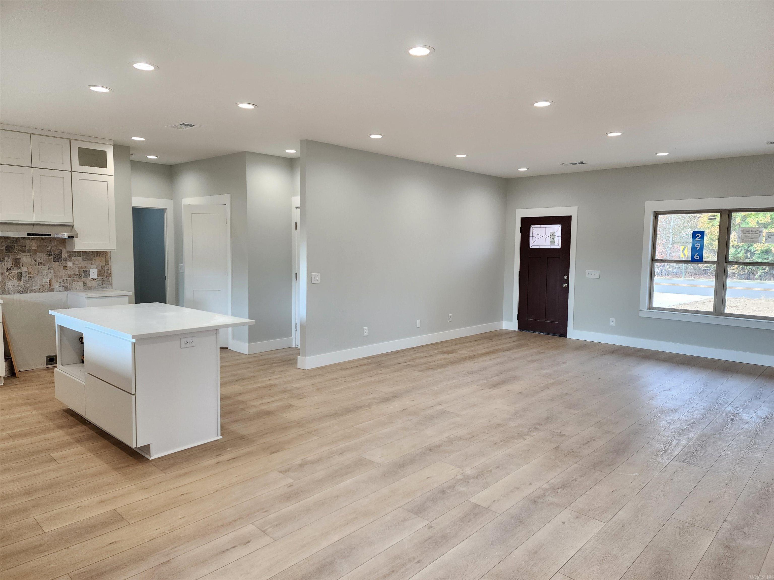 BAKER'S FIELD - Residential