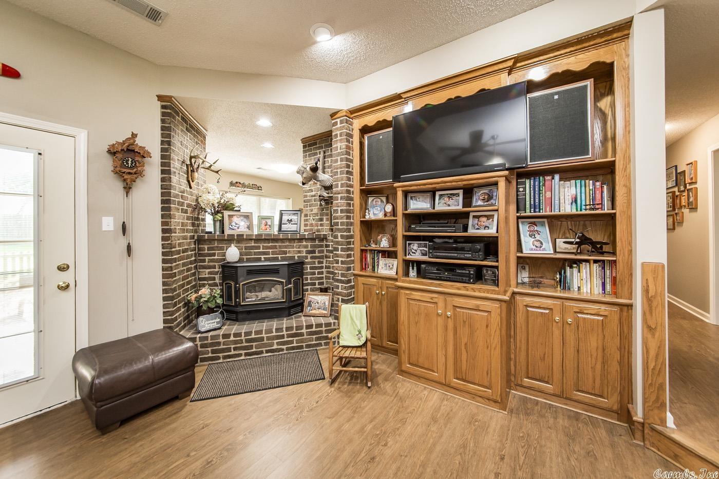 HUMMINGBIRD HOLLOW - Residential