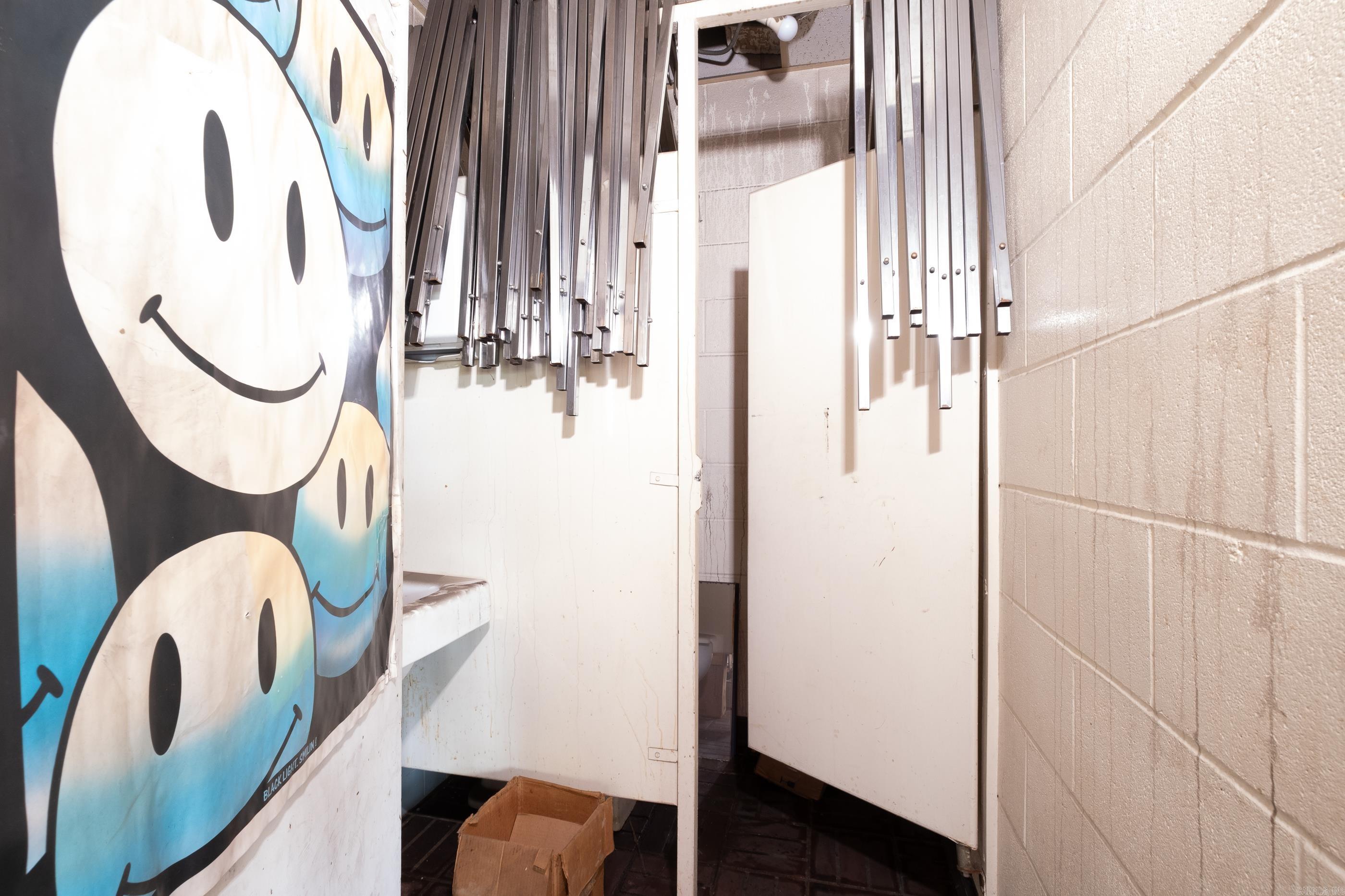 A G A REPLAT - Commercial Sale