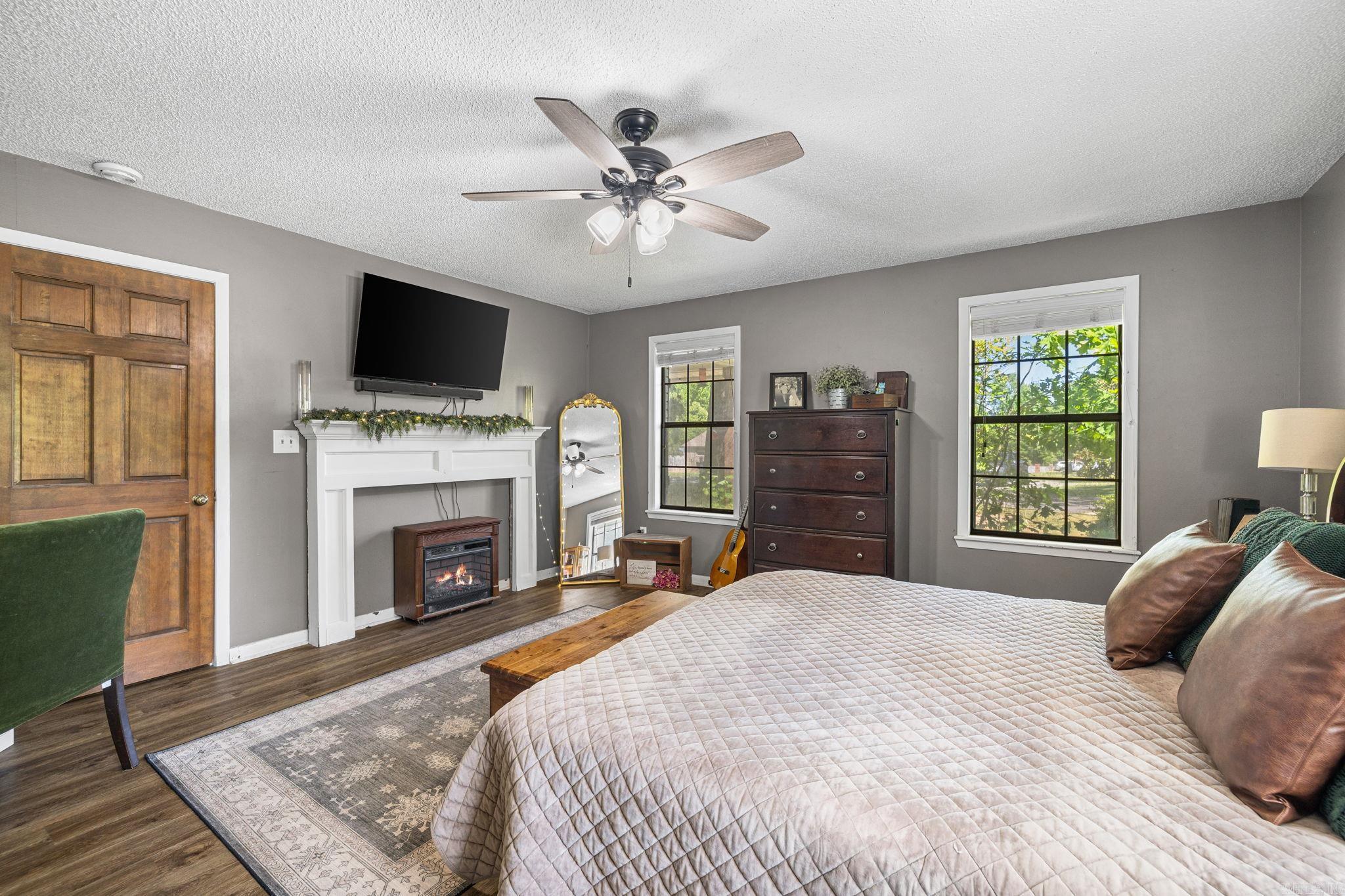 CEDAR FENCE - Residential