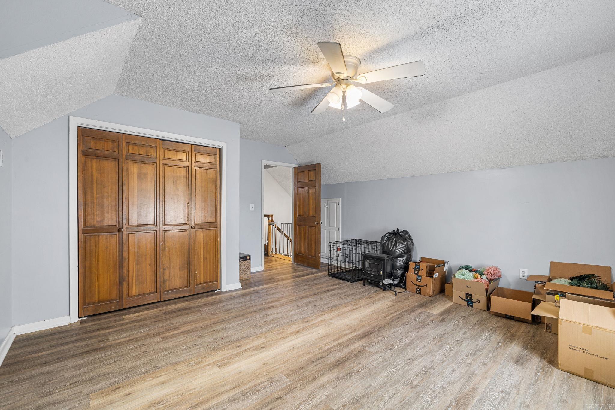 CEDAR FENCE - Residential