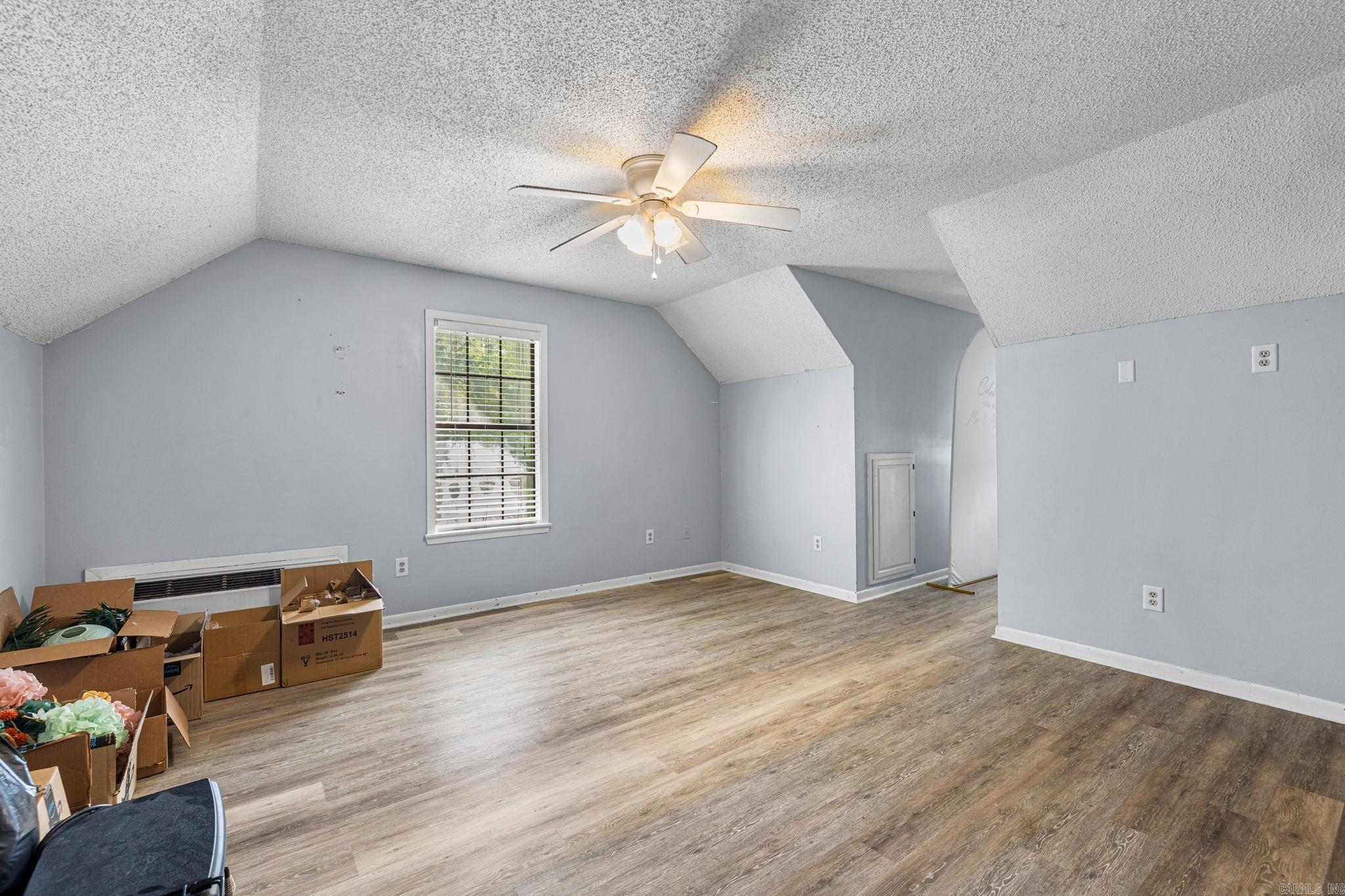 CEDAR FENCE - Residential