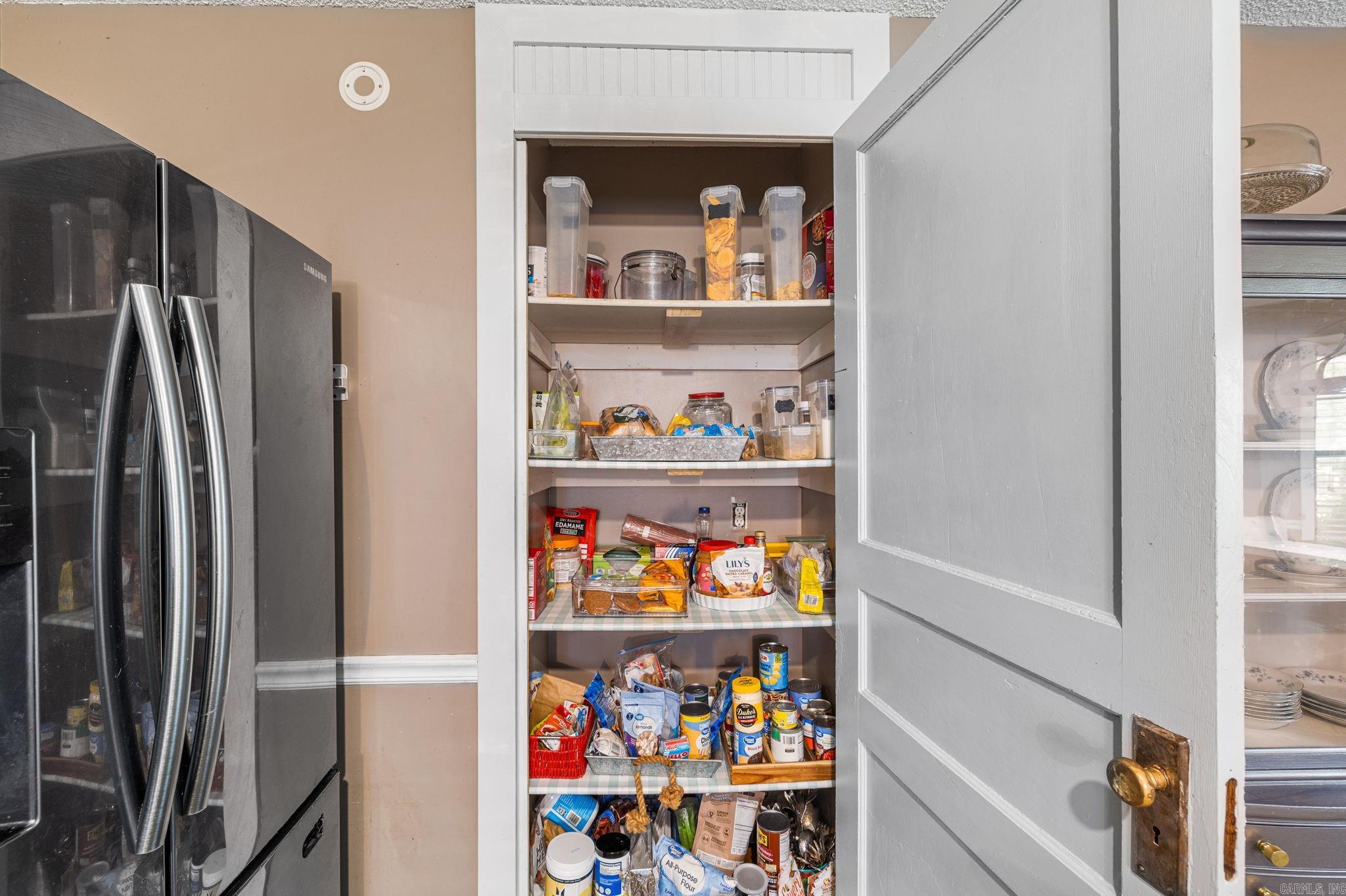 CEDAR FENCE - Residential