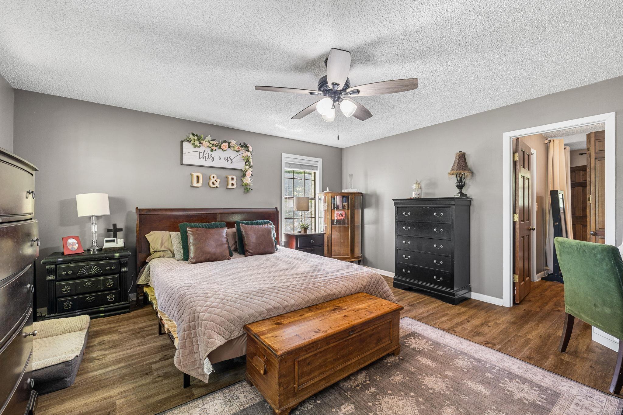 CEDAR FENCE - Residential