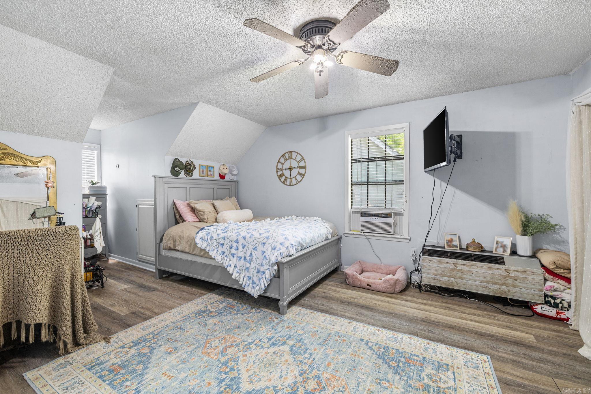 CEDAR FENCE - Residential