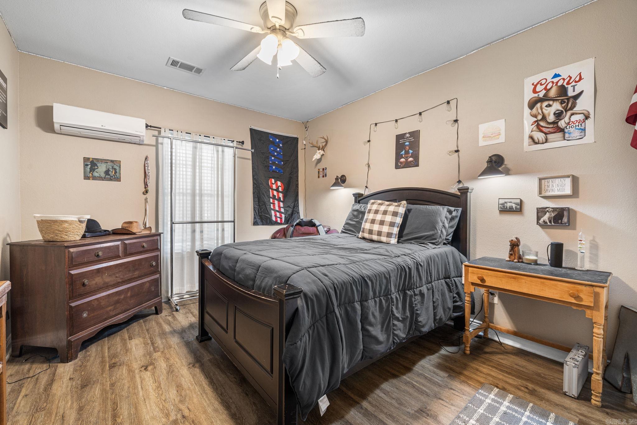 CEDAR FENCE - Residential